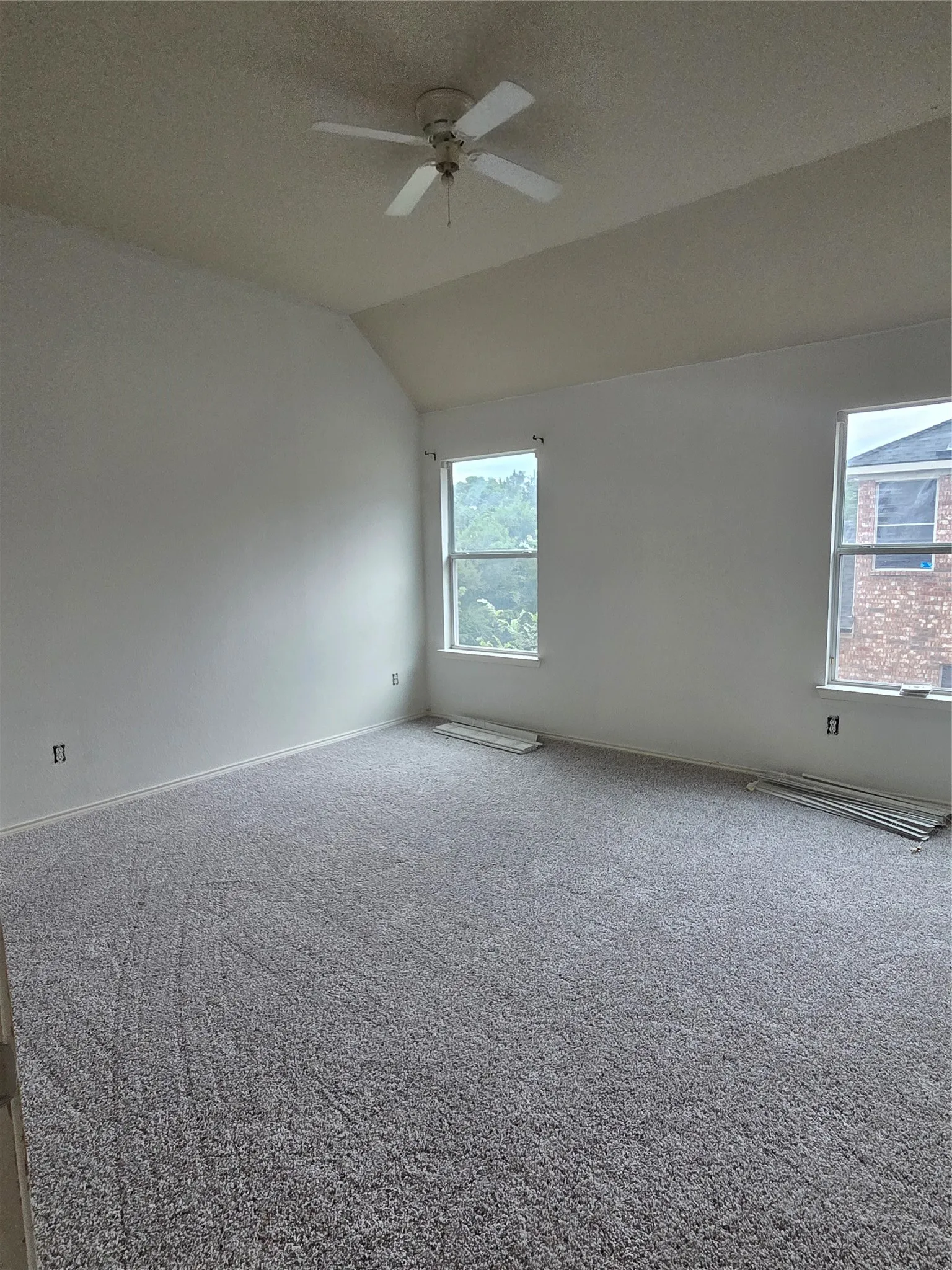 Single Family Residence For Sale in Dallas County , 662 OAK CREEK Drive, Cedar Hill, Texas 75104, 4 Bedroom, 4 Bathroom, 3 Garage spaces, 3,981 Sqft, built in 2006, mls#21167923, Real Estate Agent in Cedar Hill, Homes For Sale in Dallas county, Homes For Sale in Cedar Hill, Realtor in Cedar Hill Texas, Real Estate Brokerage Independent Realty Texas, Luminita Cordes Realtor