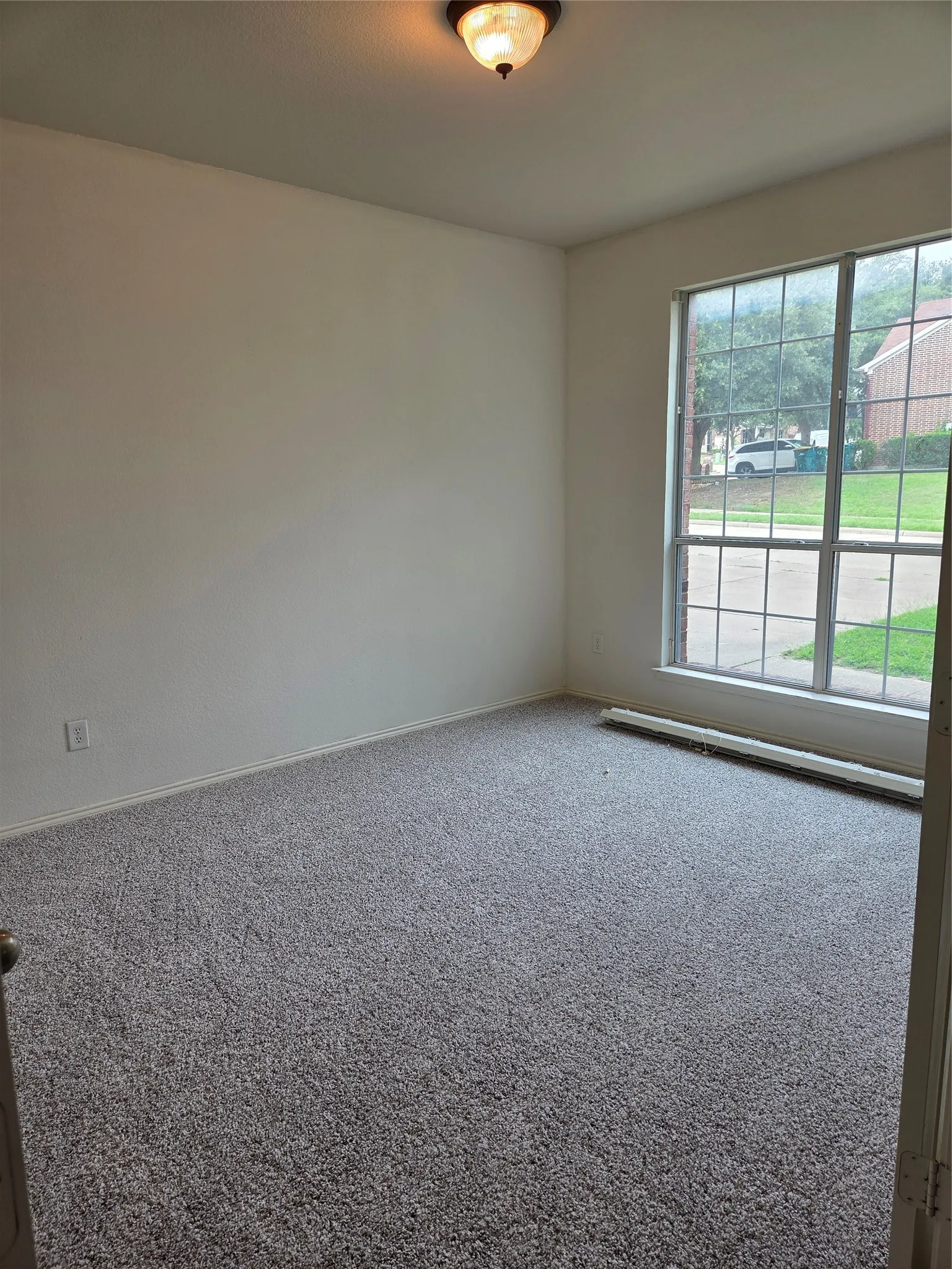 Single Family Residence For Sale in Dallas County , 662 OAK CREEK Drive, Cedar Hill, Texas 75104, 4 Bedroom, 4 Bathroom, 3 Garage spaces, 3,981 Sqft, built in 2006, mls#21167923, Real Estate Agent in Cedar Hill, Homes For Sale in Dallas county, Homes For Sale in Cedar Hill, Realtor in Cedar Hill Texas, Real Estate Brokerage Independent Realty Texas, Luminita Cordes Realtor