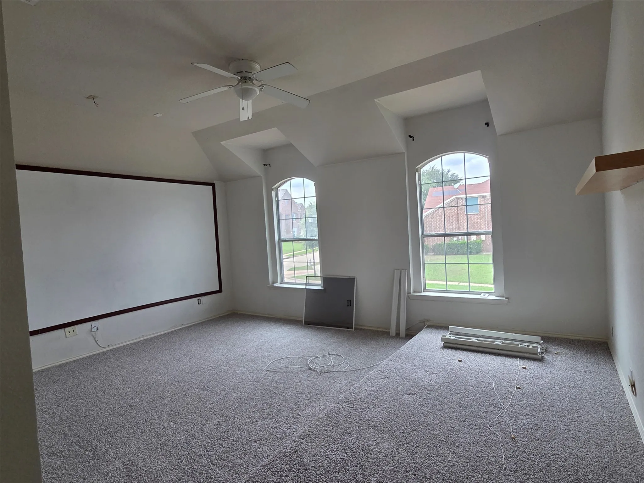 Single Family Residence For Sale in Dallas County , 662 OAK CREEK Drive, Cedar Hill, Texas 75104, 4 Bedroom, 4 Bathroom, 3 Garage spaces, 3,981 Sqft, built in 2006, mls#21167923, Real Estate Agent in Cedar Hill, Homes For Sale in Dallas county, Homes For Sale in Cedar Hill, Realtor in Cedar Hill Texas, Real Estate Brokerage Independent Realty Texas, Luminita Cordes Realtor