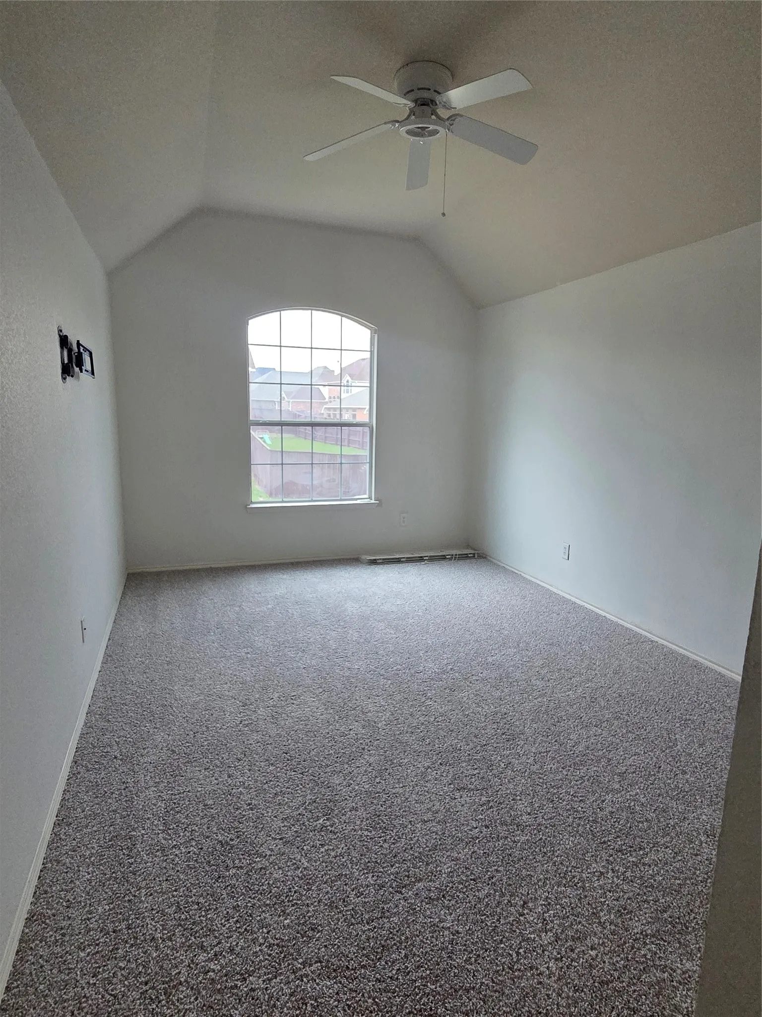 Single Family Residence For Sale in Dallas County , 662 OAK CREEK Drive, Cedar Hill, Texas 75104, 4 Bedroom, 4 Bathroom, 3 Garage spaces, 3,981 Sqft, built in 2006, mls#21167923, Real Estate Agent in Cedar Hill, Homes For Sale in Dallas county, Homes For Sale in Cedar Hill, Realtor in Cedar Hill Texas, Real Estate Brokerage Independent Realty Texas, Luminita Cordes Realtor