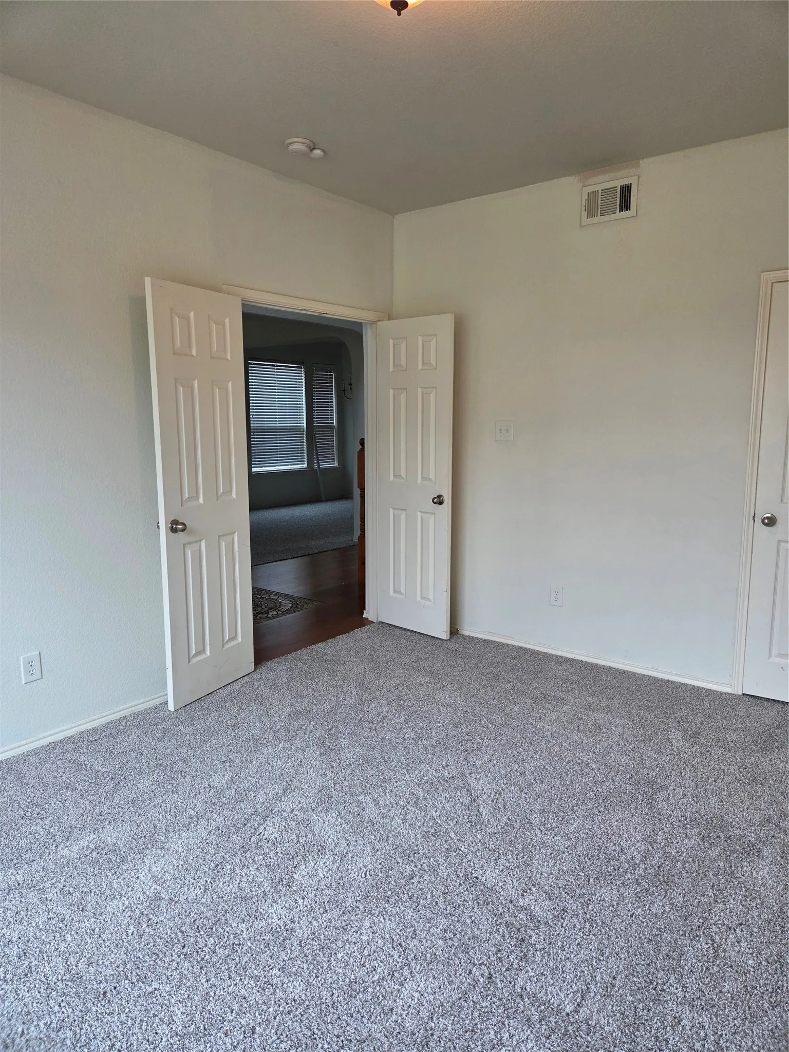 Single Family Residence For Sale in Dallas County , 662 OAK CREEK Drive, Cedar Hill, Texas 75104, 4 Bedroom, 4 Bathroom, 3 Garage spaces, 3,981 Sqft, built in 2006, mls#21167923, Real Estate Agent in Cedar Hill, Homes For Sale in Dallas county, Homes For Sale in Cedar Hill, Realtor in Cedar Hill Texas, Real Estate Brokerage Independent Realty Texas, Luminita Cordes Realtor