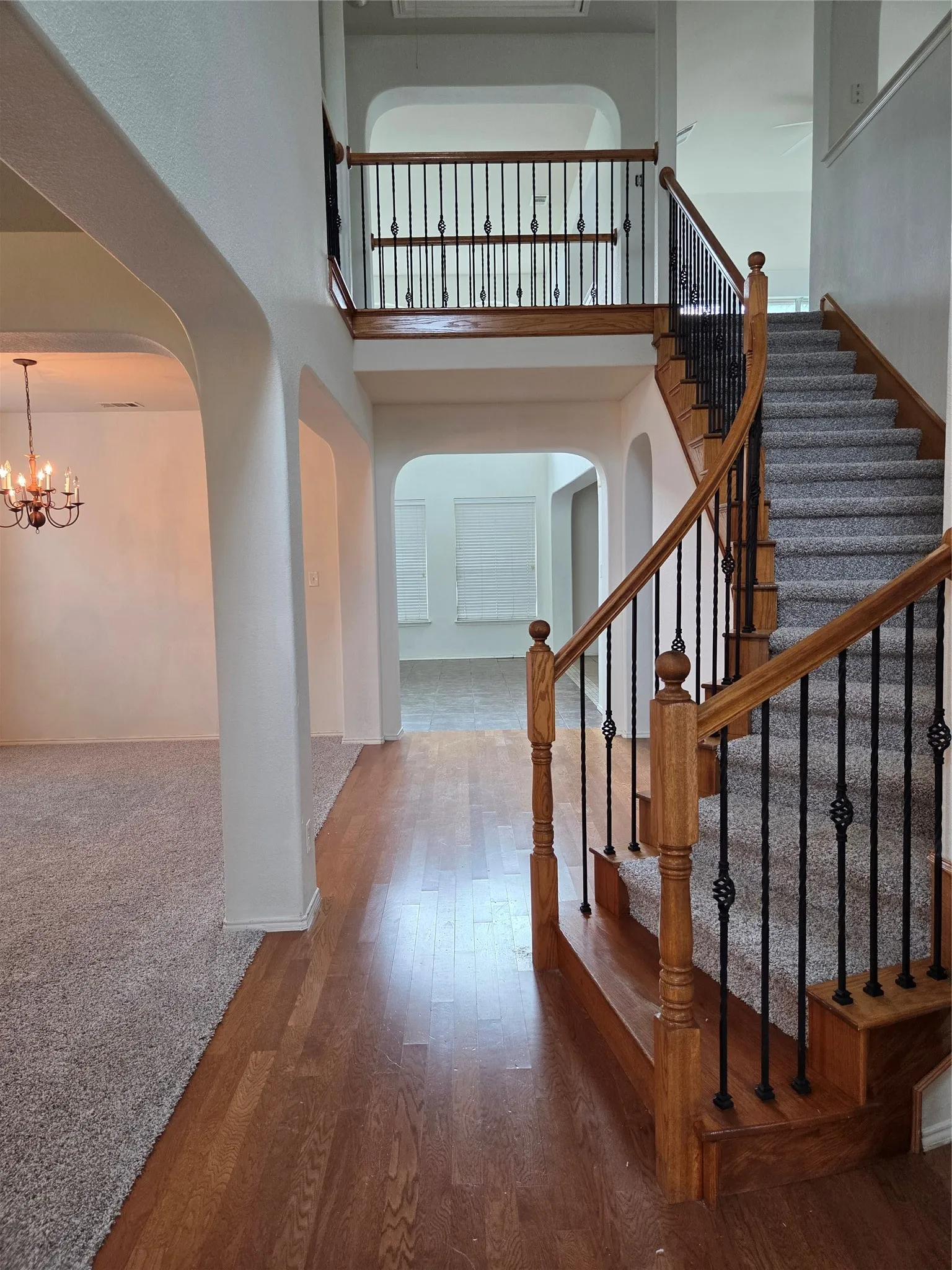 Single Family Residence For Sale in Dallas County , 662 OAK CREEK Drive, Cedar Hill, Texas 75104, 4 Bedroom, 4 Bathroom, 3 Garage spaces, 3,981 Sqft, built in 2006, mls#21167923, Real Estate Agent in Cedar Hill, Homes For Sale in Dallas county, Homes For Sale in Cedar Hill, Realtor in Cedar Hill Texas, Real Estate Brokerage Independent Realty Texas, Luminita Cordes Realtor
