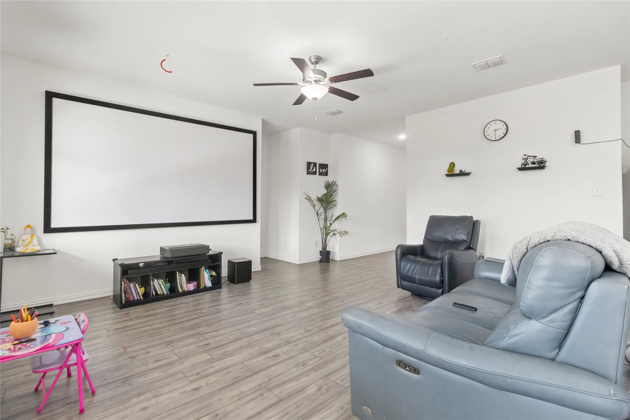 Single Family Residence For Sale in Denton County , 3505 Riverside Drive, Aubrey, Texas 76227, 4 Bedroom, 2 Bathroom, 2 Garage spaces, 1,838 Sqft, built in 2021, Preowned, mls#21171202, Real Estate Agent in Aubrey, Homes For Sale in Denton county, Homes For Sale in Aubrey, Realtor in Aubrey Texas, Real Estate Brokerage Independent Realty Texas, Luminita Cordes Realtor