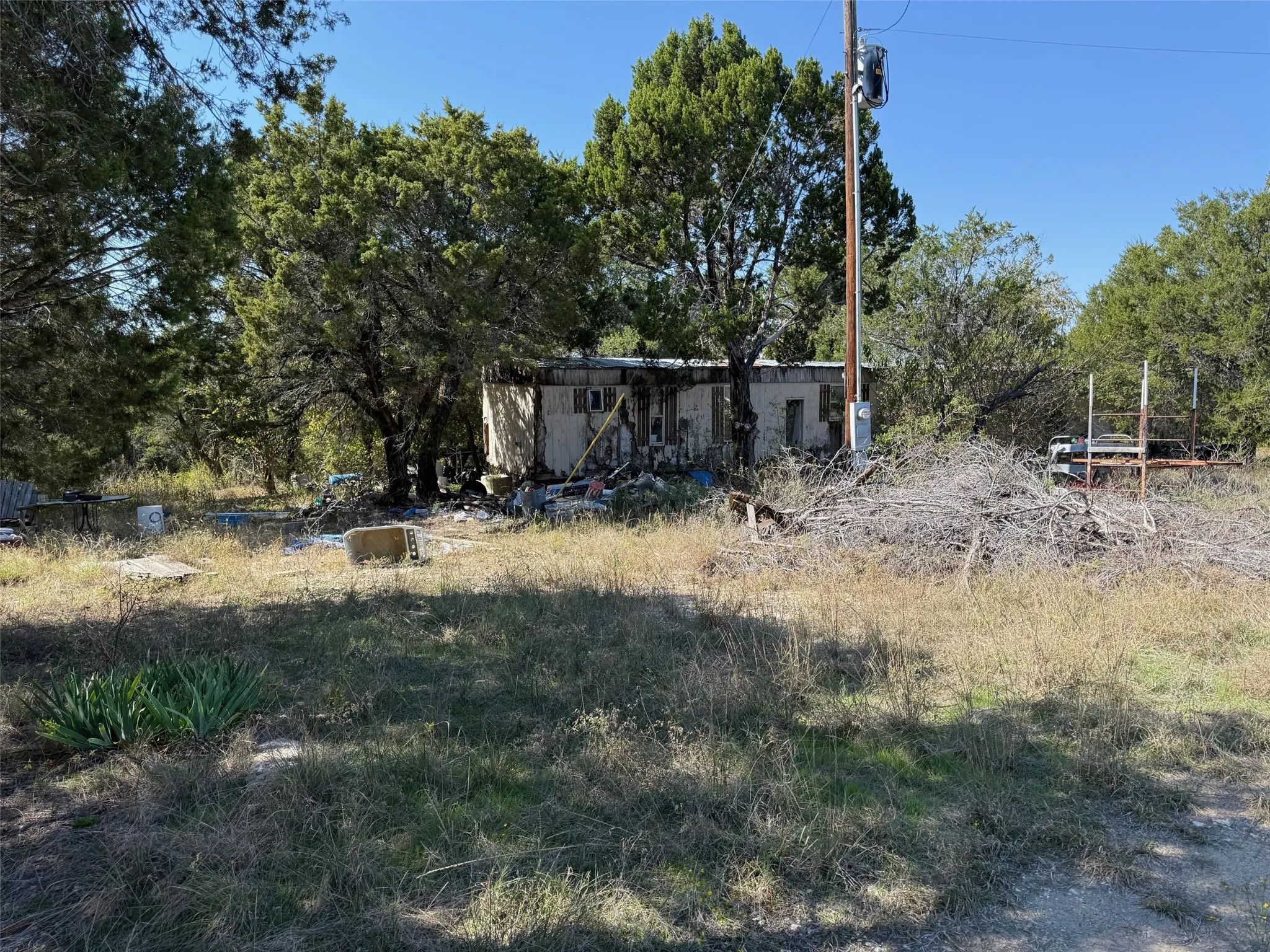 Trailer house needs removal
