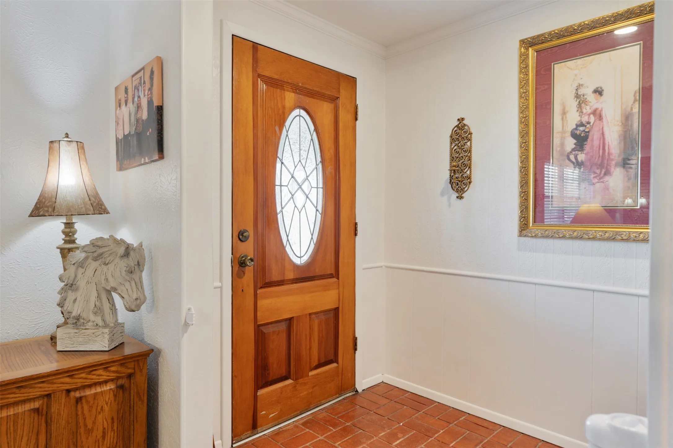 Single Family Residence For Sale in Henderson County , 201 Colonial Circle, Athens, Texas 75751, 3 Bedroom, 3 Bathroom, Garage spaces, 2,502 Sqft, built in 1975, mls#21176798, Real Estate Agent in Athens, Homes For Sale in Henderson county, Homes For Sale in Athens, Realtor in Athens Texas, Real Estate Brokerage Independent Realty Texas, Luminita Cordes Realtor