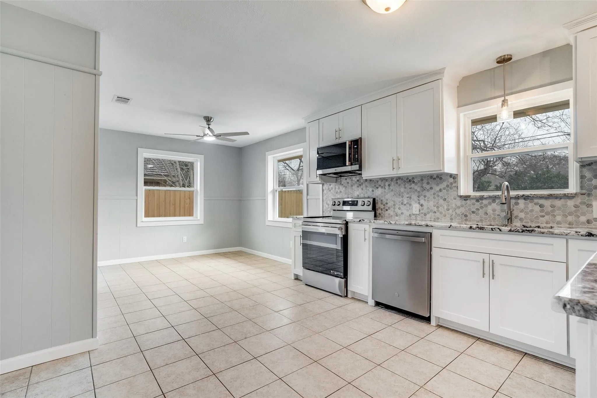 Kitchen features new cabinet, granite and new stainless appliances!