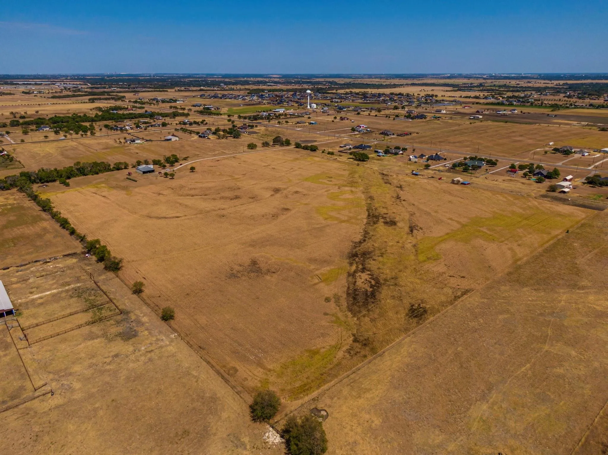 Farm For Sale in Ellis County , 4031 Greathouse Road, Waxahachie, Texas 75167, 2 Bedrooms, 1 Bathroom, Garage spaces, 920 Sqft, built in 1973, Price $964,900, mls#21176059, Real Estate Agent in Waxahachie, Homes For Sale in Ellis county, Homes For Sale in Waxahachie, Realtor in Waxahachie Texas, Real Estate Brokerage Independent Realty Texas, Luminita Cordes Realtor