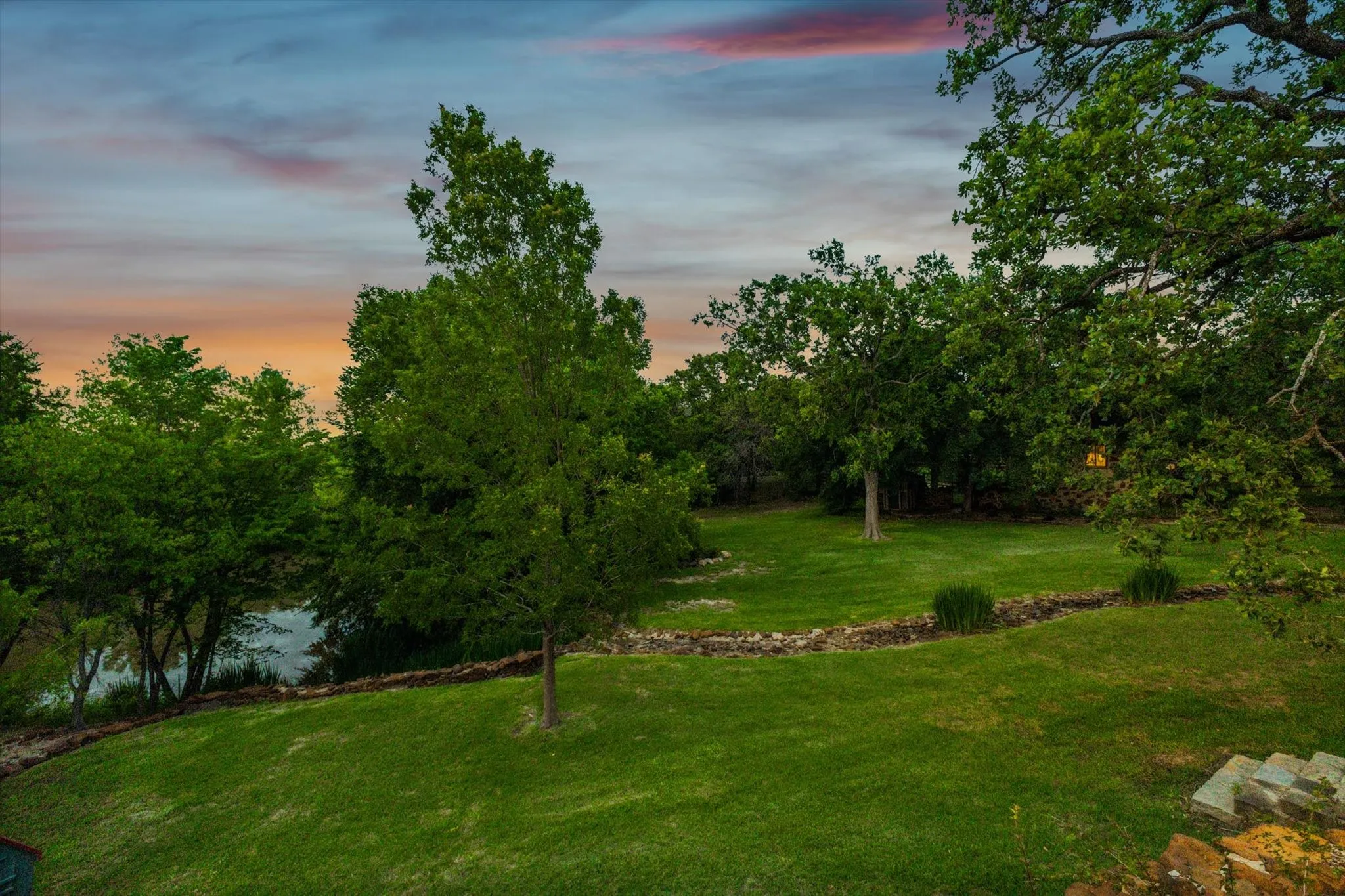 Single Family Residence For Sale in Denton County , 525 E Hickory Hill Road, Argyle, Texas 76226, 4 Bedroom, 4 Bathroom, 3 Garage spaces, 5,936 Sqft, built in 1999, Preowned, mls#21176300, Real Estate Agent in Argyle, Homes For Sale in Denton county, Homes For Sale in Argyle, Realtor in Argyle Texas, Real Estate Brokerage Independent Realty Texas, Luminita Cordes Realtor