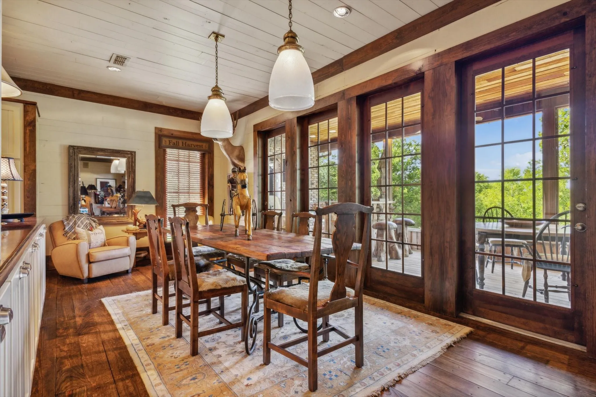 Single Family Residence For Sale in Denton County , 525 E Hickory Hill Road, Argyle, Texas 76226, 4 Bedroom, 4 Bathroom, 3 Garage spaces, 5,936 Sqft, built in 1999, Preowned, mls#21176300, Real Estate Agent in Argyle, Homes For Sale in Denton county, Homes For Sale in Argyle, Realtor in Argyle Texas, Real Estate Brokerage Independent Realty Texas, Luminita Cordes Realtor
