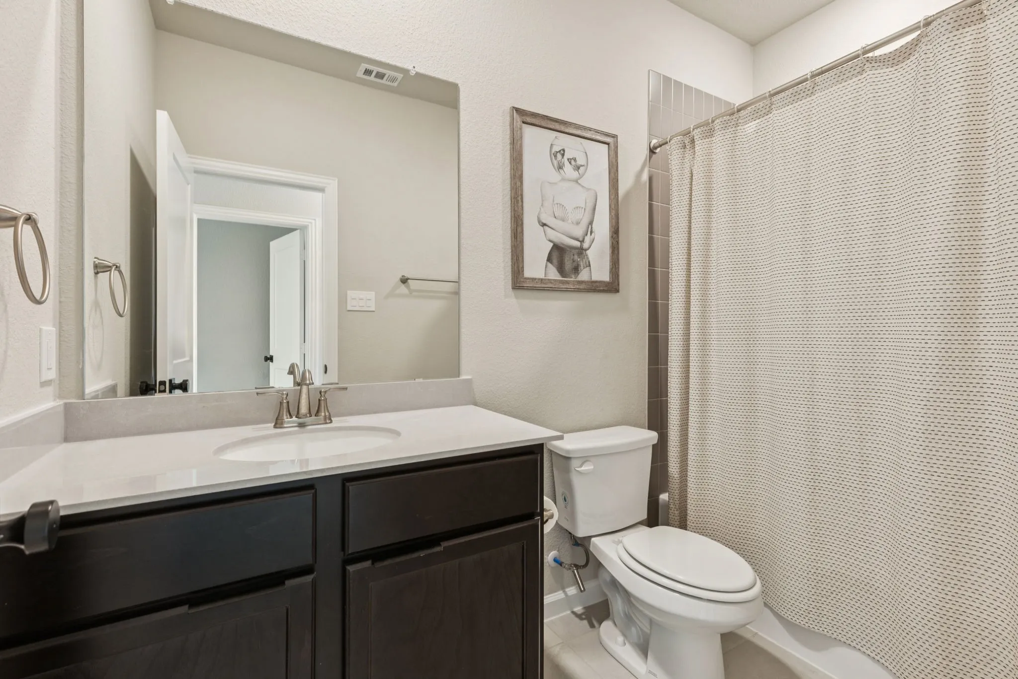 Single Family Residence For Sale in Collin County , 490 Tender Summit, Lavon, Texas 75166, 3 Bedroom, 2 Bathroom, 2 Garage spaces, 1,645 Sqft, built in 2025, Preowned, mls#21154864, Real Estate Agent in Lavon, Homes For Sale in Collin county, Homes For Sale in Lavon, Realtor in Lavon Texas, Real Estate Brokerage Independent Realty Texas, Luminita Cordes Realtor