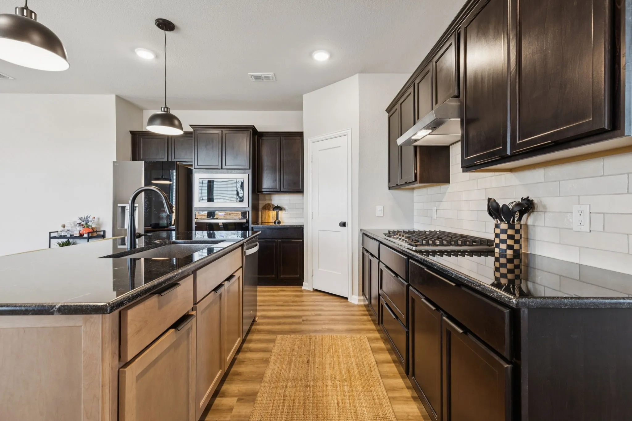 Single Family Residence For Sale in Collin County , 490 Tender Summit, Lavon, Texas 75166, 3 Bedroom, 2 Bathroom, 2 Garage spaces, 1,645 Sqft, built in 2025, Preowned, mls#21154864, Real Estate Agent in Lavon, Homes For Sale in Collin county, Homes For Sale in Lavon, Realtor in Lavon Texas, Real Estate Brokerage Independent Realty Texas, Luminita Cordes Realtor