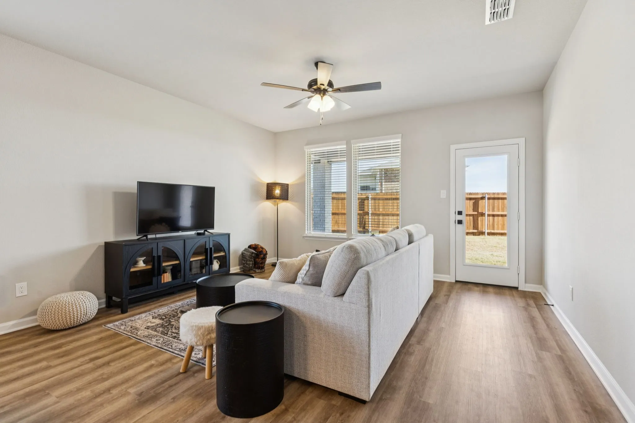 Single Family Residence For Sale in Collin County , 490 Tender Summit, Lavon, Texas 75166, 3 Bedroom, 2 Bathroom, 2 Garage spaces, 1,645 Sqft, built in 2025, Preowned, mls#21154864, Real Estate Agent in Lavon, Homes For Sale in Collin county, Homes For Sale in Lavon, Realtor in Lavon Texas, Real Estate Brokerage Independent Realty Texas, Luminita Cordes Realtor