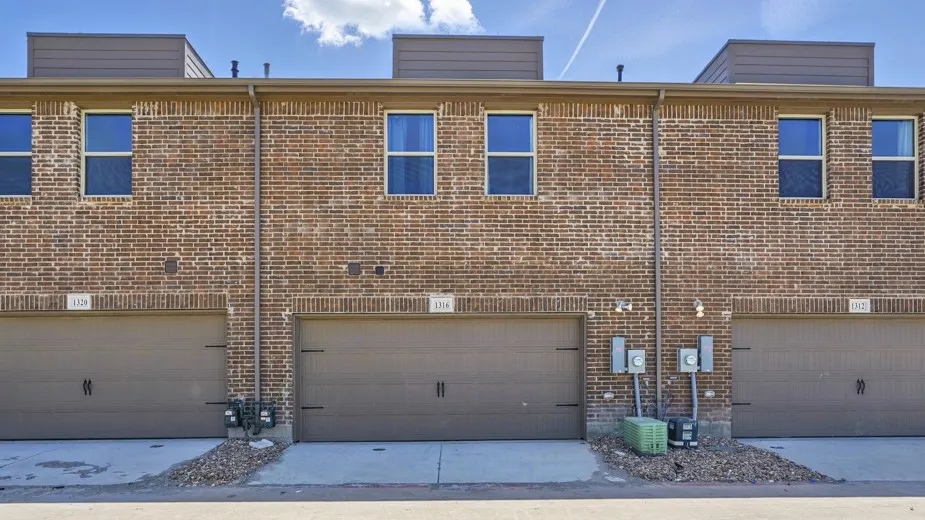 Townhouse For Sale in Rockwall County , 1907 Hellams Lane, Royse City, Texas 75189, 3 Bedroom, 3 Bathroom, 2 Garage spaces, 1,711 Sqft, built in 2025, New Construction - Complete, mls#21176917, Real Estate Agent in Royse City, Homes For Sale in Rockwall county, Homes For Sale in Royse City, Realtor in Royse City Texas, Real Estate Brokerage Independent Realty Texas, Luminita Cordes Realtor