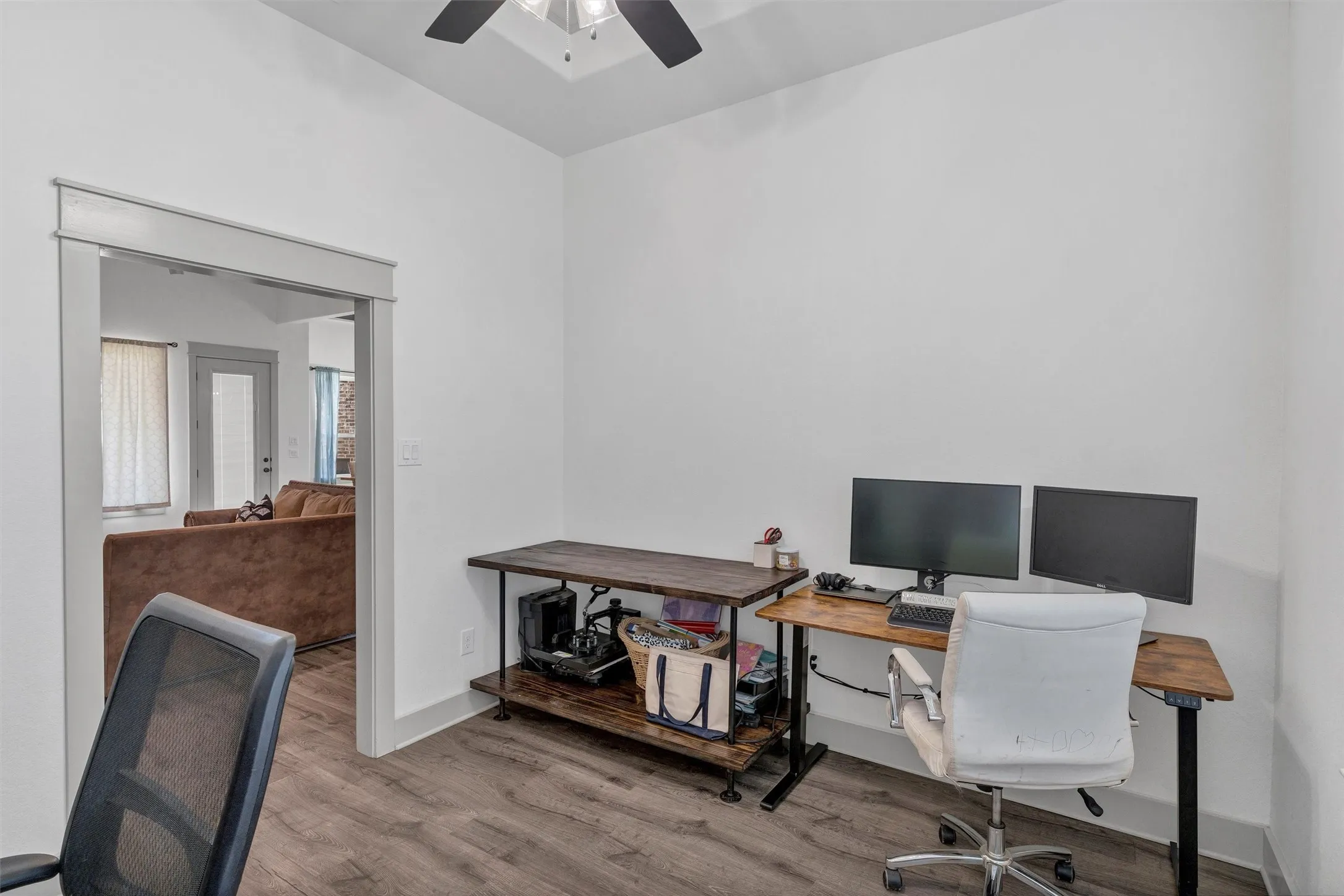 Single Family Residence For Sale in Parker County , 2037 Pinnell Prairie, Weatherford, Texas 76088, 4 Bedroom, 3 Bathroom, 3 Garage spaces, 2,532 Sqft, built in 2021, mls#21154863, Real Estate Agent in Weatherford, Homes For Sale in Parker county, Homes For Sale in Weatherford, Realtor in Weatherford Texas, Real Estate Brokerage Independent Realty Texas, Luminita Cordes Realtor