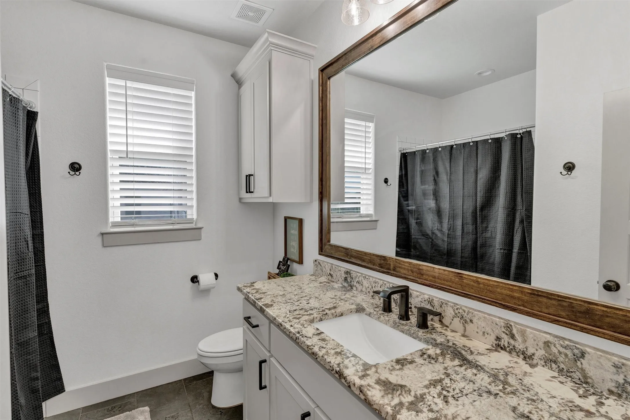 Single Family Residence For Sale in Parker County , 2037 Pinnell Prairie, Weatherford, Texas 76088, 4 Bedroom, 3 Bathroom, 3 Garage spaces, 2,532 Sqft, built in 2021, mls#21154863, Real Estate Agent in Weatherford, Homes For Sale in Parker county, Homes For Sale in Weatherford, Realtor in Weatherford Texas, Real Estate Brokerage Independent Realty Texas, Luminita Cordes Realtor