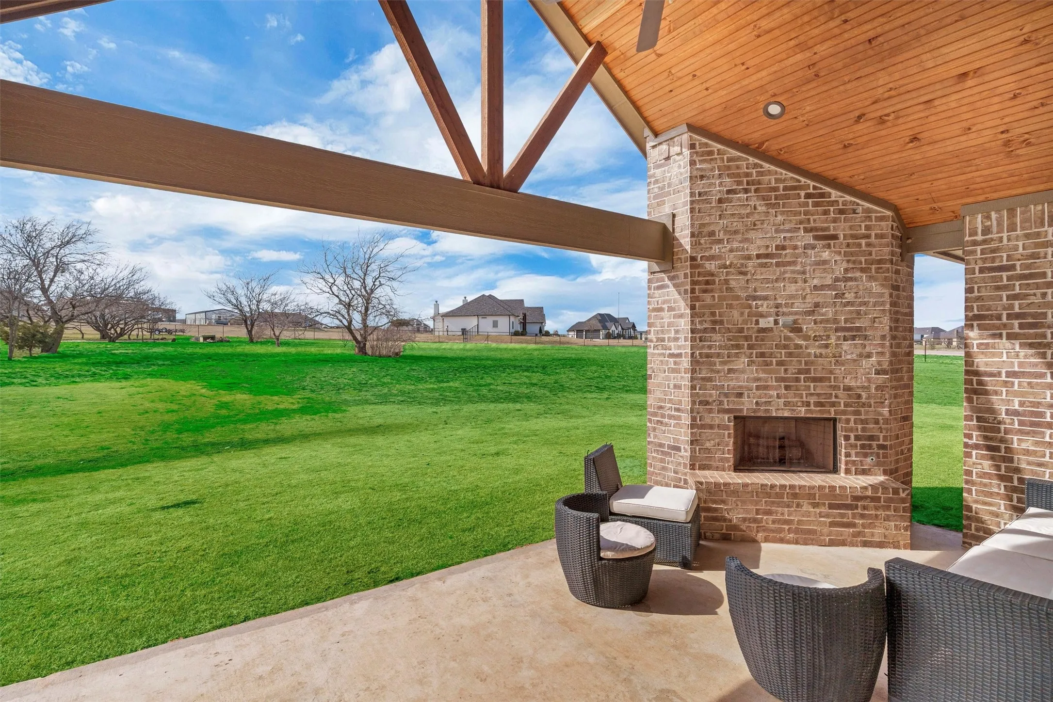 Single Family Residence For Sale in Parker County , 2037 Pinnell Prairie, Weatherford, Texas 76088, 4 Bedroom, 3 Bathroom, 3 Garage spaces, 2,532 Sqft, built in 2021, mls#21154863, Real Estate Agent in Weatherford, Homes For Sale in Parker county, Homes For Sale in Weatherford, Realtor in Weatherford Texas, Real Estate Brokerage Independent Realty Texas, Luminita Cordes Realtor