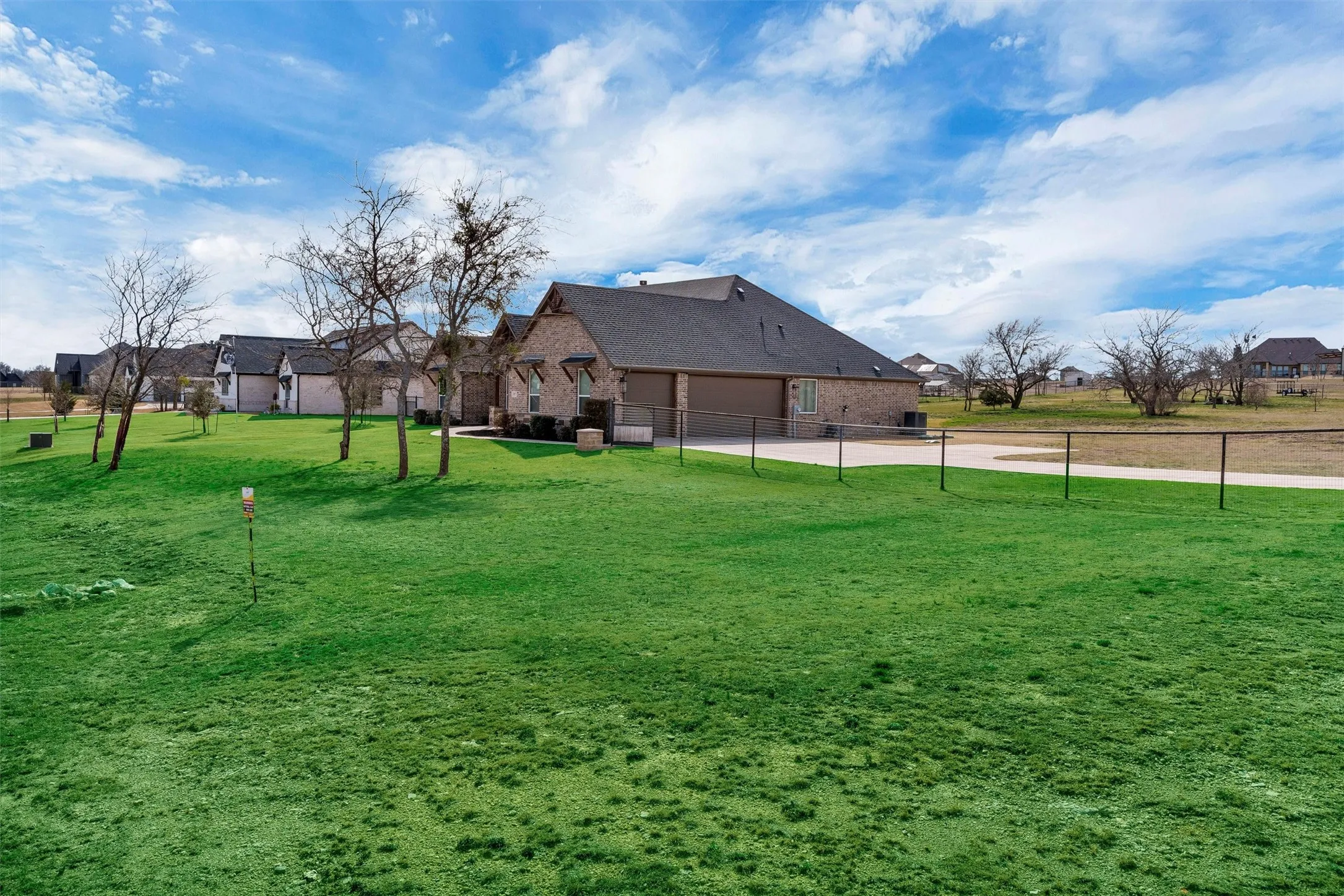 Single Family Residence For Sale in Parker County , 2037 Pinnell Prairie, Weatherford, Texas 76088, 4 Bedroom, 3 Bathroom, 3 Garage spaces, 2,532 Sqft, built in 2021, mls#21154863, Real Estate Agent in Weatherford, Homes For Sale in Parker county, Homes For Sale in Weatherford, Realtor in Weatherford Texas, Real Estate Brokerage Independent Realty Texas, Luminita Cordes Realtor