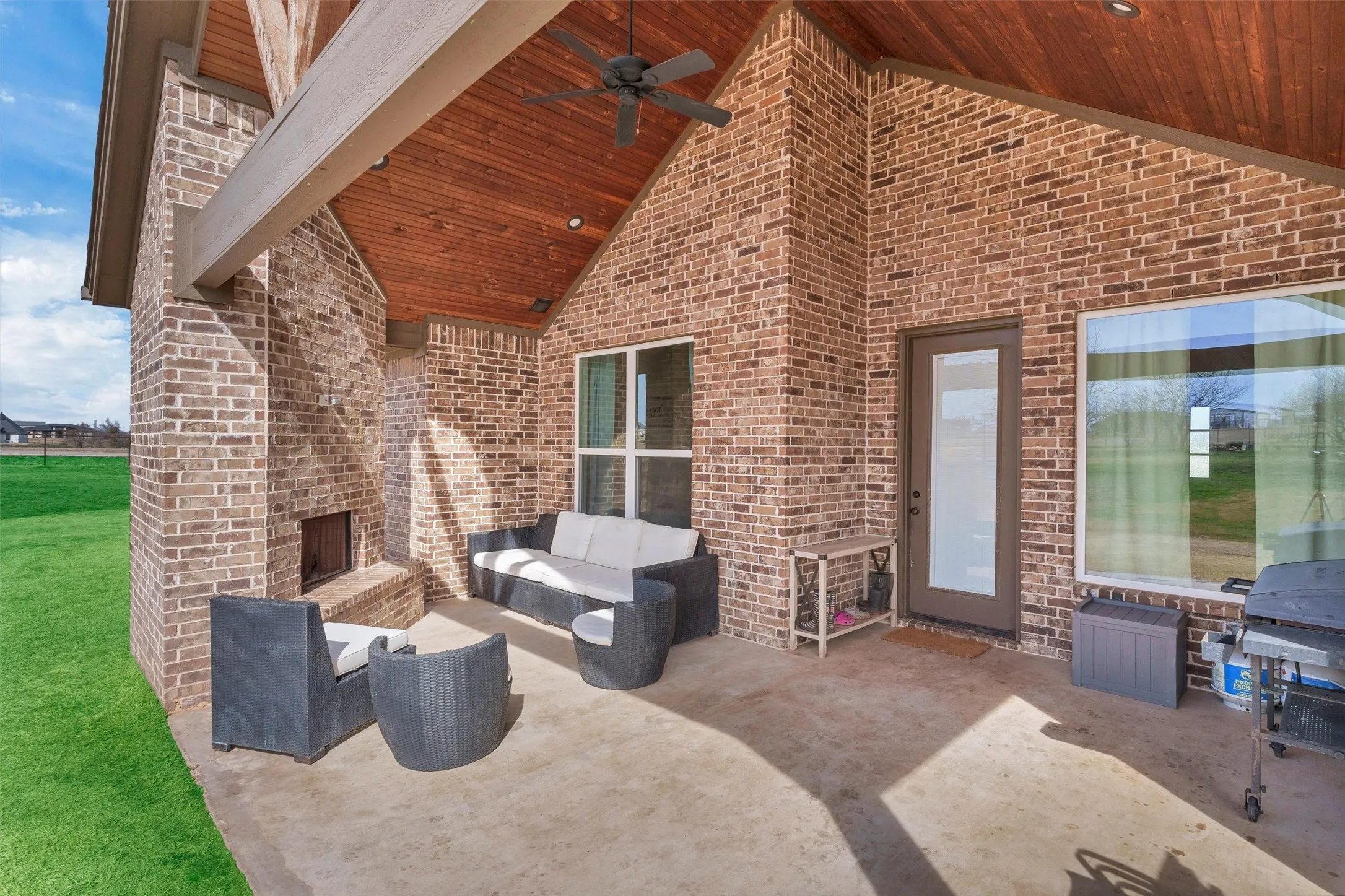 Single Family Residence For Sale in Parker County , 2037 Pinnell Prairie, Weatherford, Texas 76088, 4 Bedroom, 3 Bathroom, 3 Garage spaces, 2,532 Sqft, built in 2021, mls#21154863, Real Estate Agent in Weatherford, Homes For Sale in Parker county, Homes For Sale in Weatherford, Realtor in Weatherford Texas, Real Estate Brokerage Independent Realty Texas, Luminita Cordes Realtor