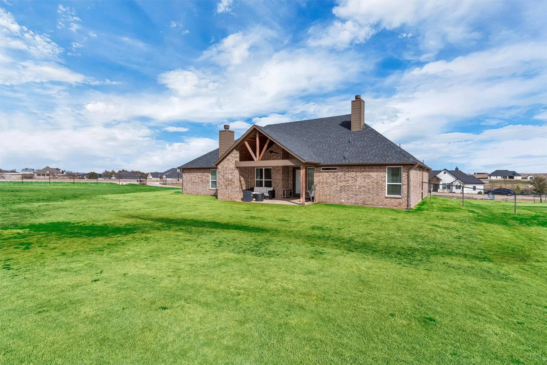 Single Family Residence For Sale in Parker County , 2037 Pinnell Prairie, Weatherford, Texas 76088, 4 Bedroom, 3 Bathroom, 3 Garage spaces, 2,532 Sqft, built in 2021, mls#21154863, Real Estate Agent in Weatherford, Homes For Sale in Parker county, Homes For Sale in Weatherford, Realtor in Weatherford Texas, Real Estate Brokerage Independent Realty Texas, Luminita Cordes Realtor