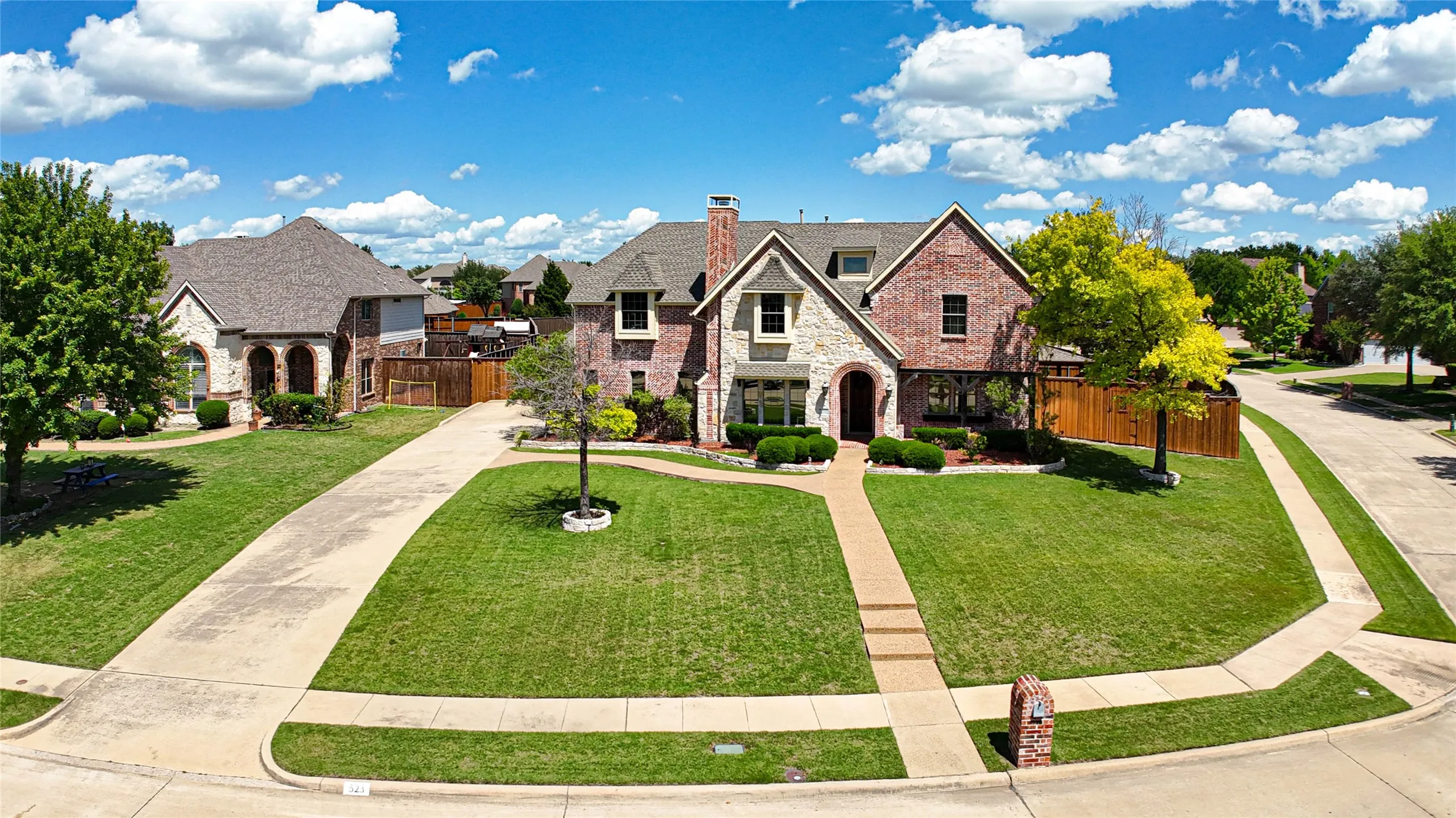 Single Family Residence For Sale in Collin County , 523 Buffalo Bend Court, Murphy, Texas 75094, 4 Bedroom, 4 Bathroom, 3 Garage spaces, 3,658 Sqft, built in 2004, mls#21176990, Real Estate Agent in Murphy, Homes For Sale in Collin county, Homes For Sale in Murphy, Realtor in Murphy Texas, Real Estate Brokerage Independent Realty Texas, Luminita Cordes Realtor