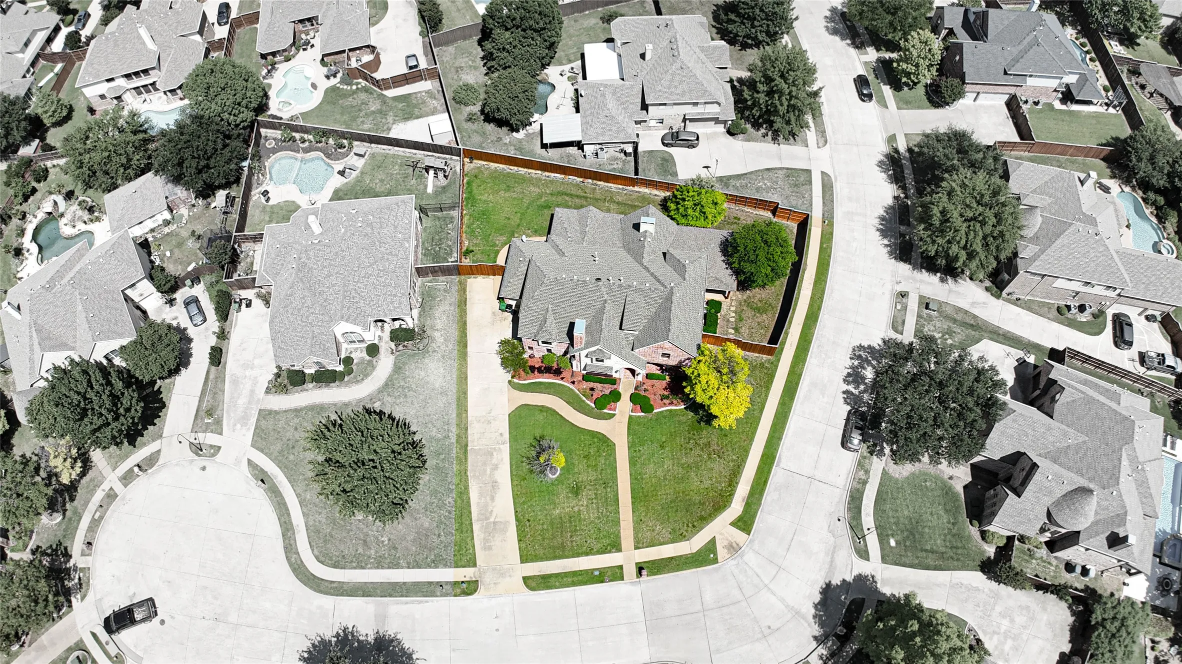 Single Family Residence For Sale in Collin County , 523 Buffalo Bend Court, Murphy, Texas 75094, 4 Bedroom, 4 Bathroom, 3 Garage spaces, 3,658 Sqft, built in 2004, mls#21176990, Real Estate Agent in Murphy, Homes For Sale in Collin county, Homes For Sale in Murphy, Realtor in Murphy Texas, Real Estate Brokerage Independent Realty Texas, Luminita Cordes Realtor