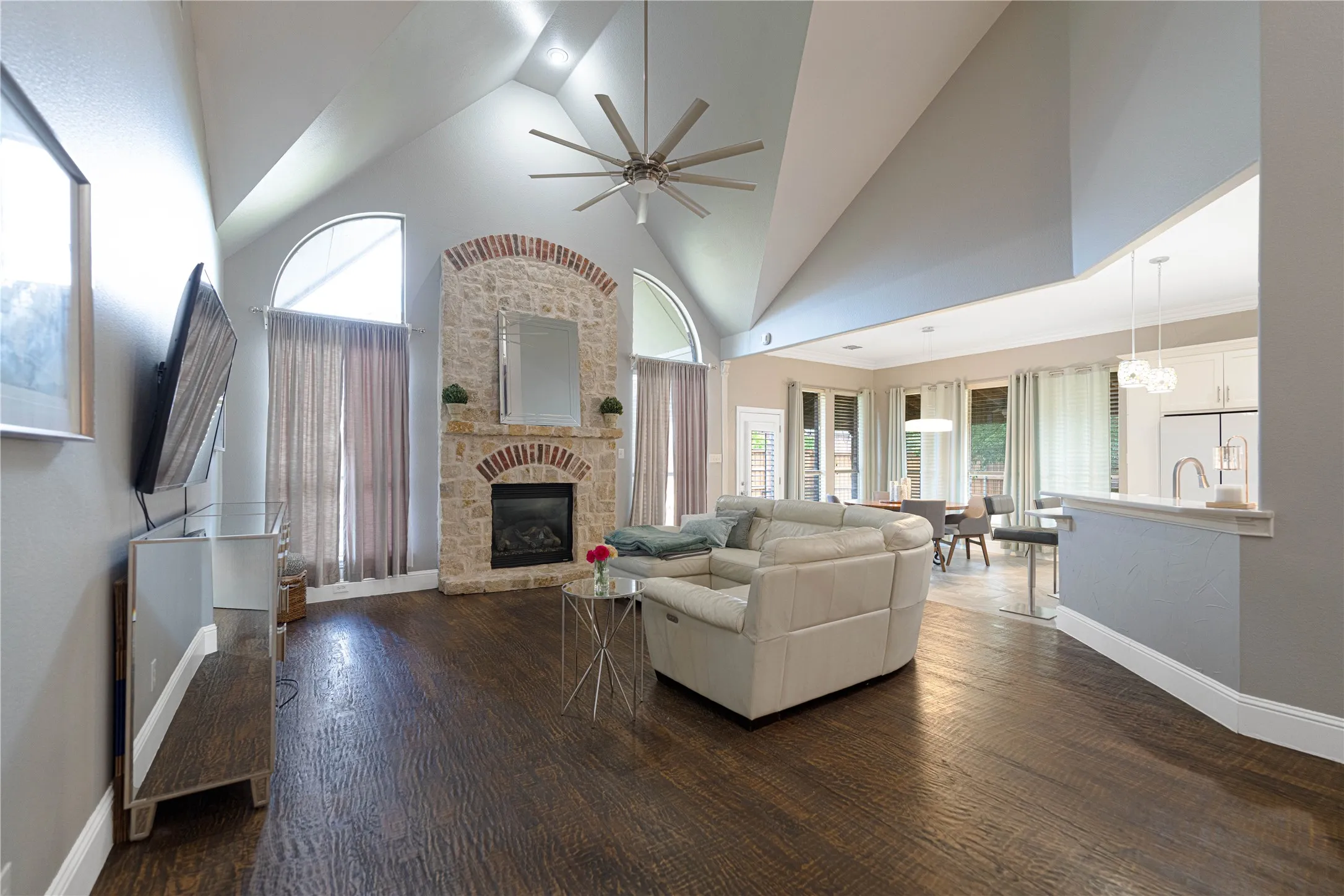 Single Family Residence For Sale in Collin County , 523 Buffalo Bend Court, Murphy, Texas 75094, 4 Bedroom, 4 Bathroom, 3 Garage spaces, 3,658 Sqft, built in 2004, mls#21176990, Real Estate Agent in Murphy, Homes For Sale in Collin county, Homes For Sale in Murphy, Realtor in Murphy Texas, Real Estate Brokerage Independent Realty Texas, Luminita Cordes Realtor