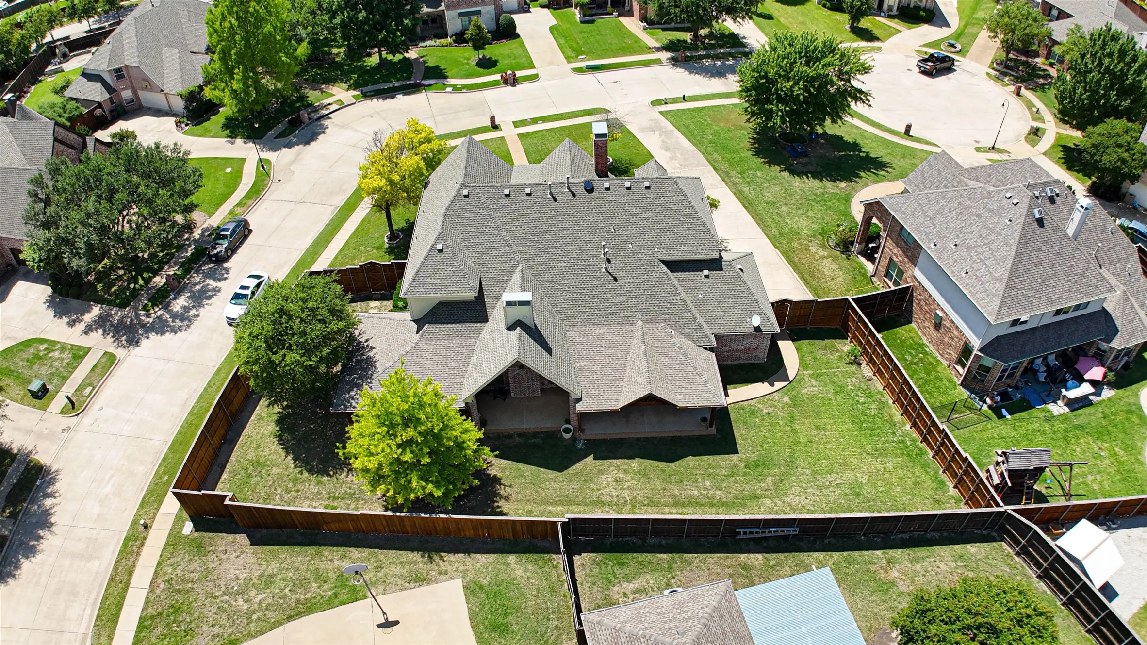 Single Family Residence For Sale in Collin County , 523 Buffalo Bend Court, Murphy, Texas 75094, 4 Bedroom, 4 Bathroom, 3 Garage spaces, 3,658 Sqft, built in 2004, mls#21176990, Real Estate Agent in Murphy, Homes For Sale in Collin county, Homes For Sale in Murphy, Realtor in Murphy Texas, Real Estate Brokerage Independent Realty Texas, Luminita Cordes Realtor