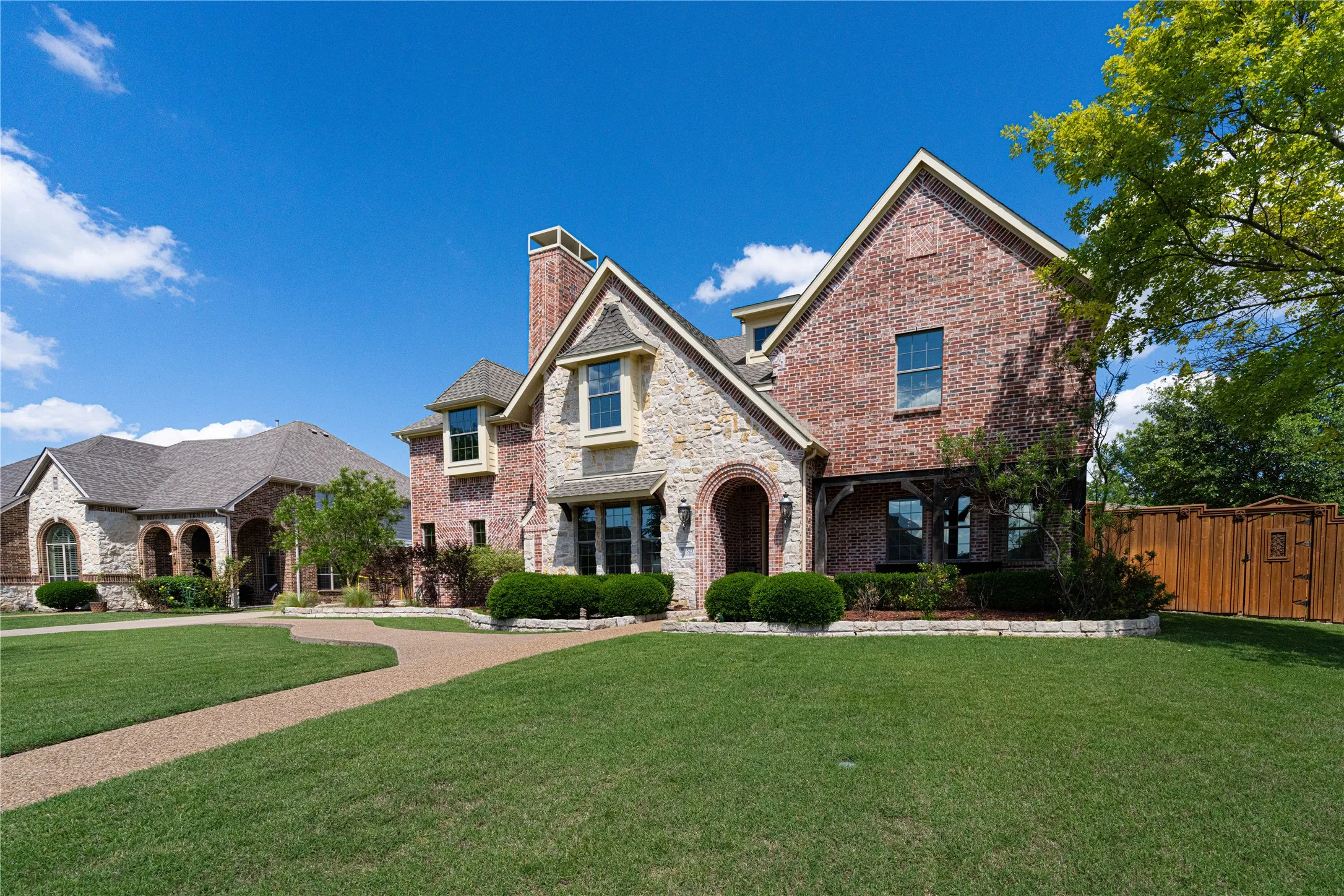 Single Family Residence For Sale in Collin County , 523 Buffalo Bend Court, Murphy, Texas 75094, 4 Bedroom, 4 Bathroom, 3 Garage spaces, 3,658 Sqft, built in 2004, mls#21176990, Real Estate Agent in Murphy, Homes For Sale in Collin county, Homes For Sale in Murphy, Realtor in Murphy Texas, Real Estate Brokerage Independent Realty Texas, Luminita Cordes Realtor