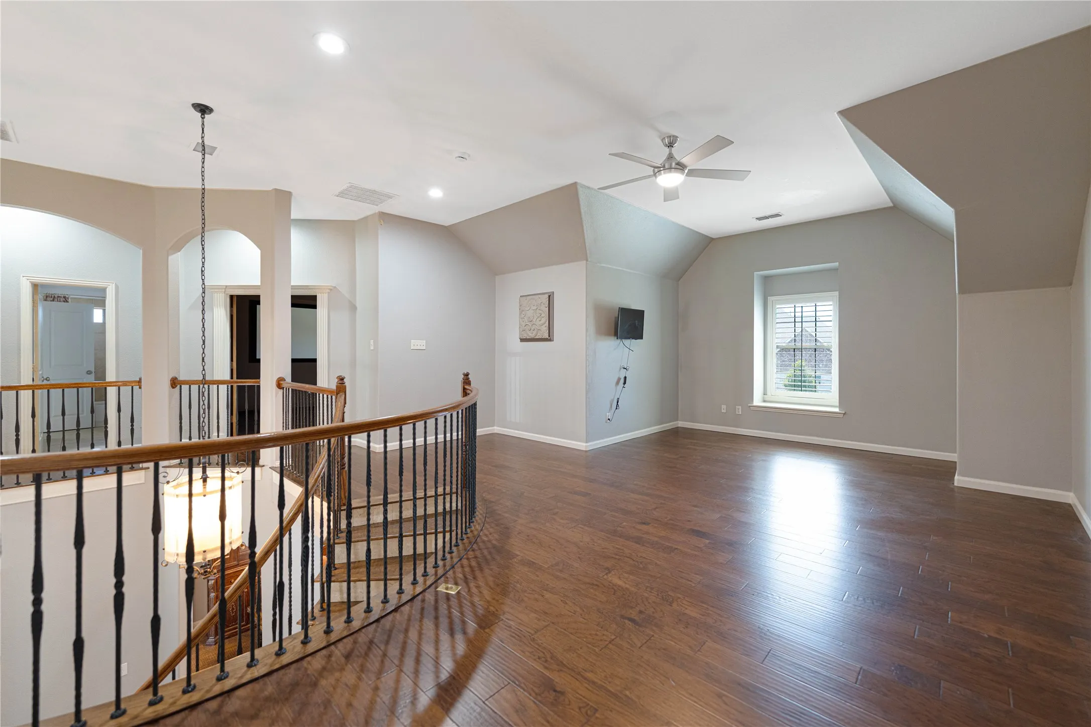Single Family Residence For Sale in Collin County , 523 Buffalo Bend Court, Murphy, Texas 75094, 4 Bedroom, 4 Bathroom, 3 Garage spaces, 3,658 Sqft, built in 2004, mls#21176990, Real Estate Agent in Murphy, Homes For Sale in Collin county, Homes For Sale in Murphy, Realtor in Murphy Texas, Real Estate Brokerage Independent Realty Texas, Luminita Cordes Realtor
