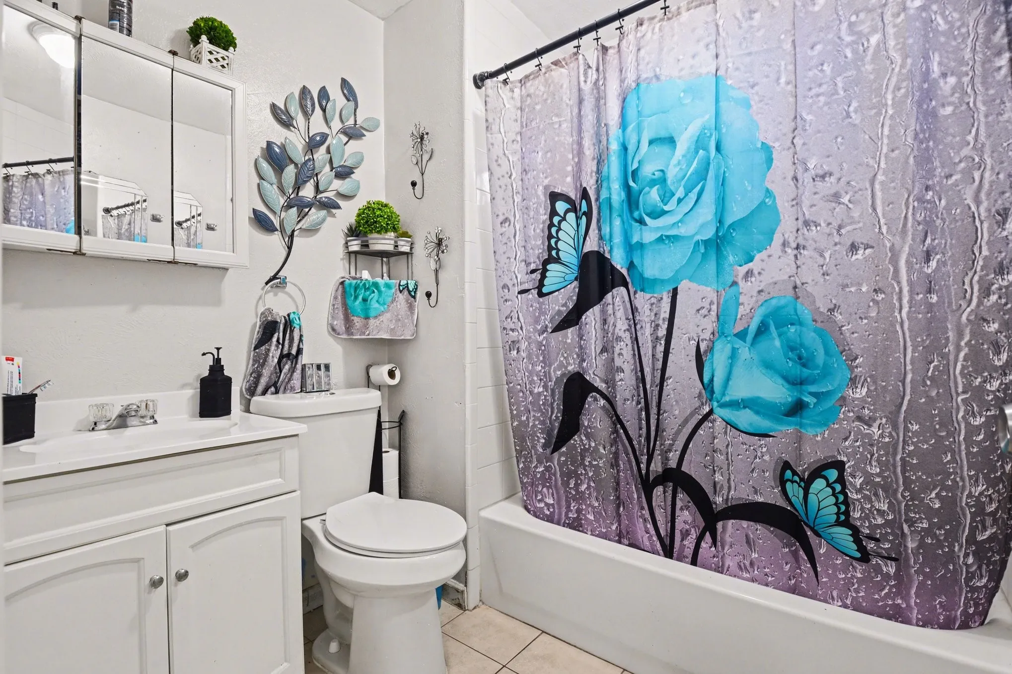Single Family Residence For Sale in Dallas County , 1615 Barlow Avenue, Dallas, Texas 75224, 2 Bedroom, 2 Bathroom, Garage spaces, 1,058 Sqft, built in 1948, Preowned, Price $244,999, mls#21177033, Real Estate Agent in Dallas, Homes For Sale in Dallas county, Homes For Sale in Dallas, Realtor in Dallas Texas, Real Estate Brokerage Independent Realty Texas, Luminita Cordes Realtor