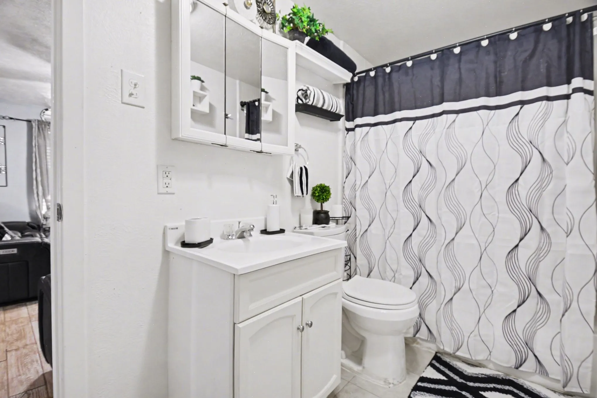 Single Family Residence For Sale in Dallas County , 1615 Barlow Avenue, Dallas, Texas 75224, 2 Bedroom, 2 Bathroom, Garage spaces, 1,058 Sqft, built in 1948, Preowned, Price $244,999, mls#21177033, Real Estate Agent in Dallas, Homes For Sale in Dallas county, Homes For Sale in Dallas, Realtor in Dallas Texas, Real Estate Brokerage Independent Realty Texas, Luminita Cordes Realtor