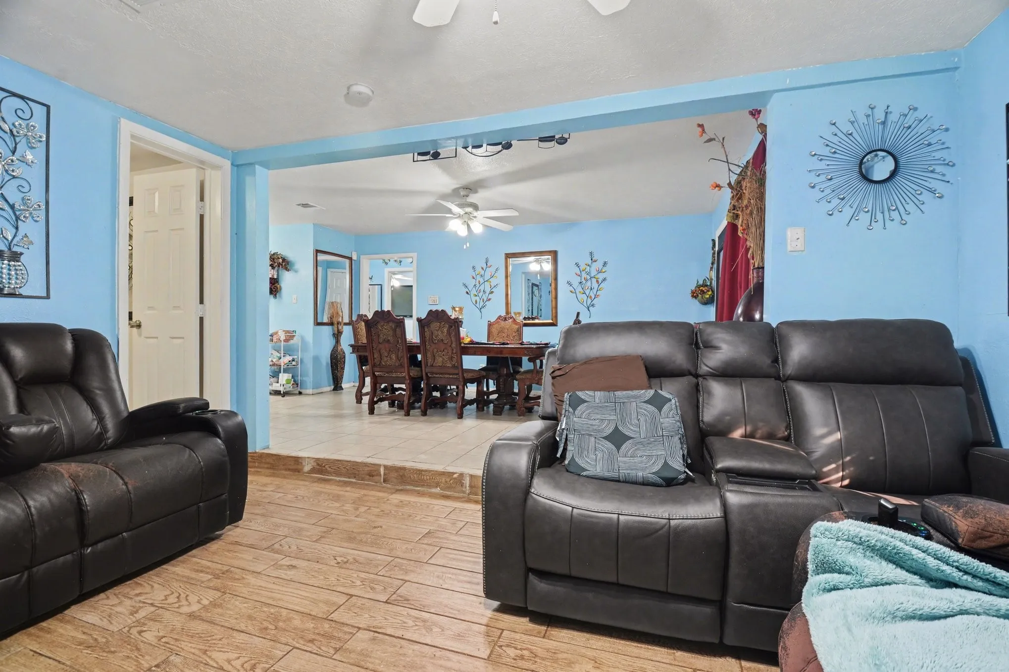 Single Family Residence For Sale in Dallas County , 1615 Barlow Avenue, Dallas, Texas 75224, 2 Bedroom, 2 Bathroom, Garage spaces, 1,058 Sqft, built in 1948, Preowned, Price $244,999, mls#21177033, Real Estate Agent in Dallas, Homes For Sale in Dallas county, Homes For Sale in Dallas, Realtor in Dallas Texas, Real Estate Brokerage Independent Realty Texas, Luminita Cordes Realtor