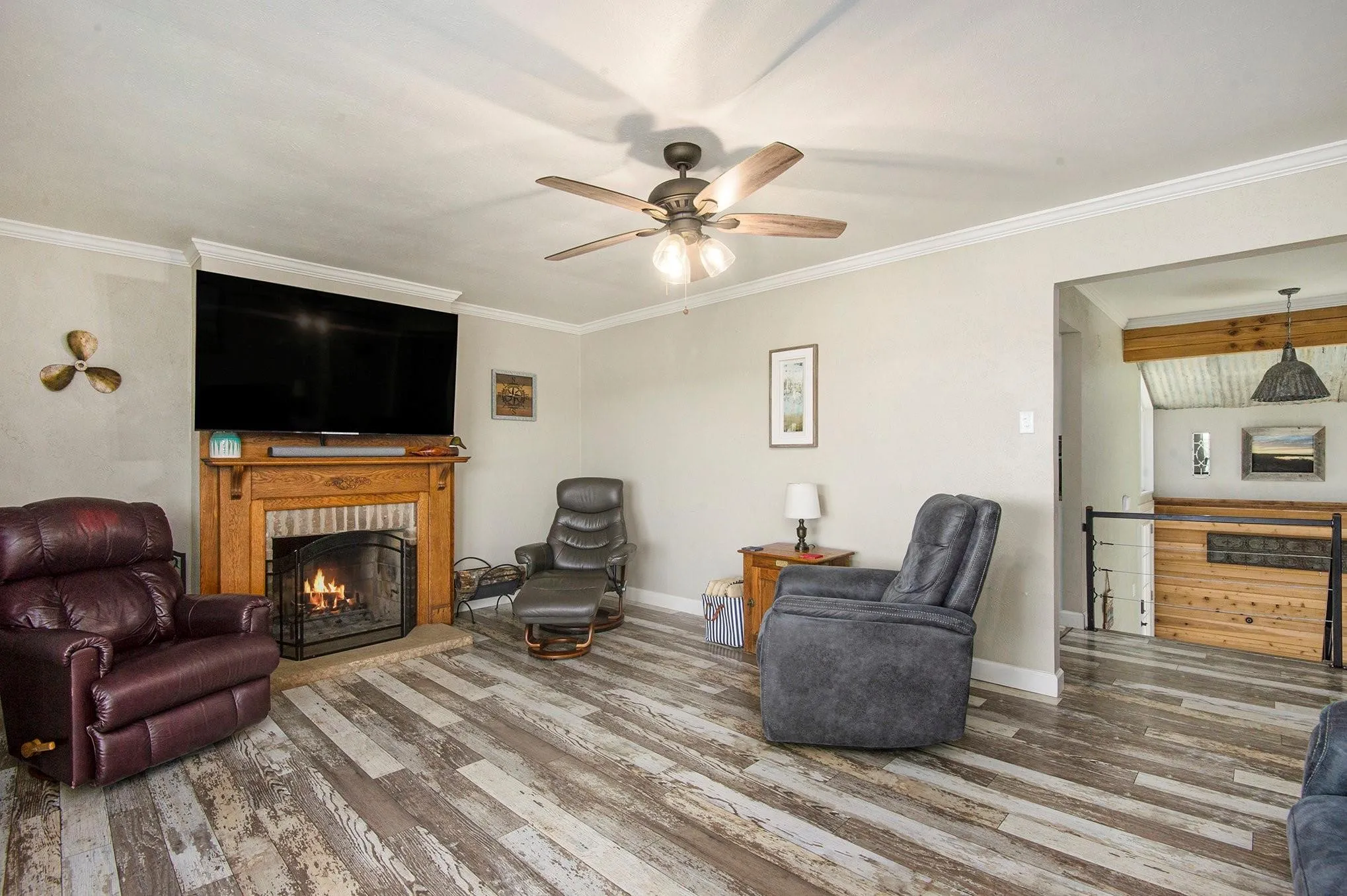 Single Family Residence For Sale in Hood County , 4307 Acoma Court, Granbury, Texas 76048, 3 Bedroom, 2 Bathroom, Garage spaces, 1,914 Sqft, built in 1974, mls#21177055, Real Estate Agent in Granbury, Homes For Sale in Hood county, Homes For Sale in Granbury, Realtor in Granbury Texas, Real Estate Brokerage Independent Realty Texas, Luminita Cordes Realtor