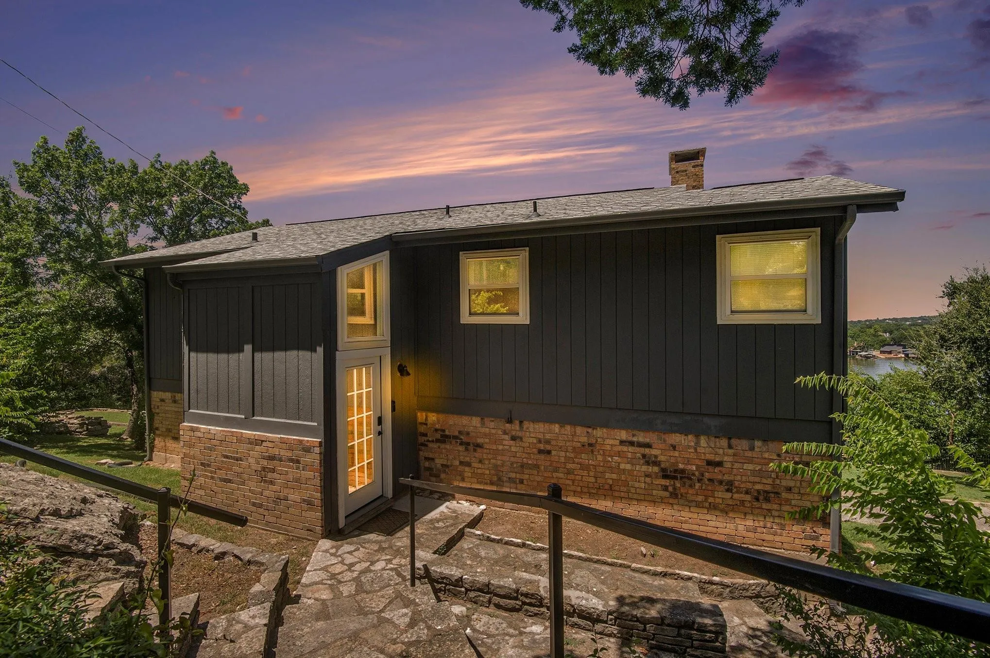 Single Family Residence For Sale in Hood County , 4307 Acoma Court, Granbury, Texas 76048, 3 Bedroom, 2 Bathroom, Garage spaces, 1,914 Sqft, built in 1974, mls#21177055, Real Estate Agent in Granbury, Homes For Sale in Hood county, Homes For Sale in Granbury, Realtor in Granbury Texas, Real Estate Brokerage Independent Realty Texas, Luminita Cordes Realtor