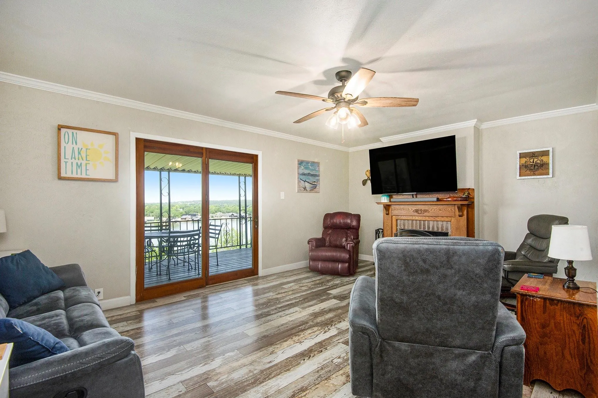 Single Family Residence For Sale in Hood County , 4307 Acoma Court, Granbury, Texas 76048, 3 Bedroom, 2 Bathroom, Garage spaces, 1,914 Sqft, built in 1974, mls#21177055, Real Estate Agent in Granbury, Homes For Sale in Hood county, Homes For Sale in Granbury, Realtor in Granbury Texas, Real Estate Brokerage Independent Realty Texas, Luminita Cordes Realtor