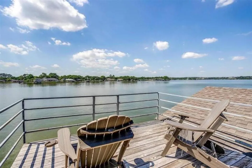 Single Family Residence For Sale in Hood County , 4307 Acoma Court, Granbury, Texas 76048, 3 Bedroom, 2 Bathroom, Garage spaces, 1,914 Sqft, built in 1974, mls#21177055, Real Estate Agent in Granbury, Homes For Sale in Hood county, Homes For Sale in Granbury, Realtor in Granbury Texas, Real Estate Brokerage Independent Realty Texas, Luminita Cordes Realtor