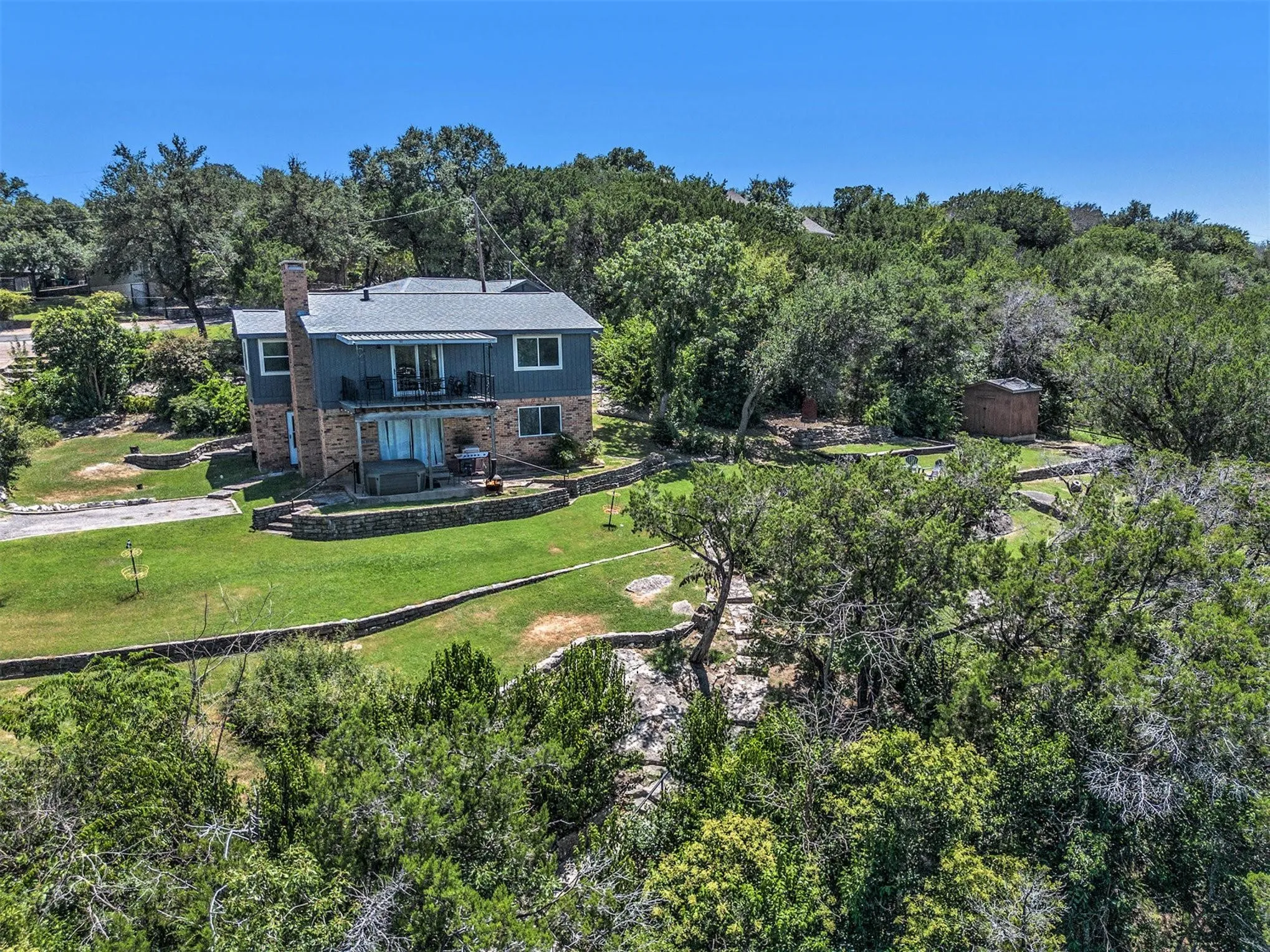 Single Family Residence For Sale in Hood County , 4307 Acoma Court, Granbury, Texas 76048, 3 Bedroom, 2 Bathroom, Garage spaces, 1,914 Sqft, built in 1974, mls#21177055, Real Estate Agent in Granbury, Homes For Sale in Hood county, Homes For Sale in Granbury, Realtor in Granbury Texas, Real Estate Brokerage Independent Realty Texas, Luminita Cordes Realtor