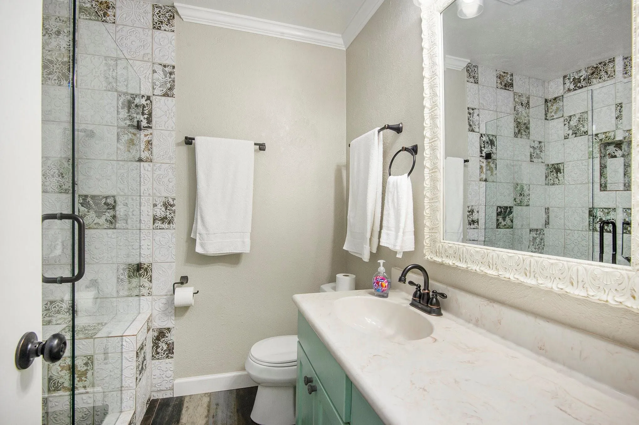 Single Family Residence For Sale in Hood County , 4307 Acoma Court, Granbury, Texas 76048, 3 Bedroom, 2 Bathroom, Garage spaces, 1,914 Sqft, built in 1974, mls#21177055, Real Estate Agent in Granbury, Homes For Sale in Hood county, Homes For Sale in Granbury, Realtor in Granbury Texas, Real Estate Brokerage Independent Realty Texas, Luminita Cordes Realtor
