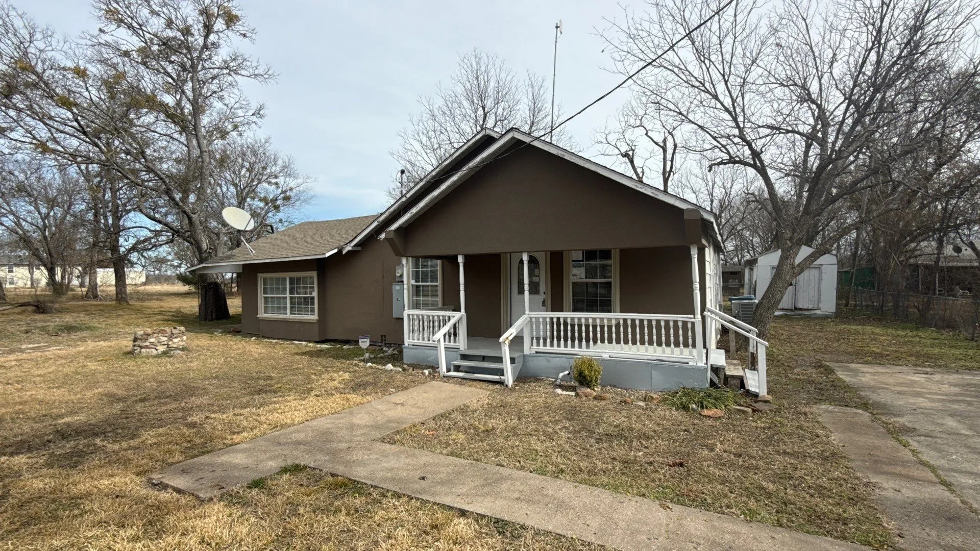 Single Family Residence For Sale in Collin County , 204 N Greenville Road, Josephine, Texas 75173, 3 Bedroom, 2 Bathroom, Garage spaces, 1,652 Sqft, built in 1955, Preowned, mls#21174930, Real Estate Agent in Josephine, Homes For Sale in Collin county, Homes For Sale in Josephine, Realtor in Josephine Texas, Real Estate Brokerage Independent Realty Texas, Luminita Cordes Realtor