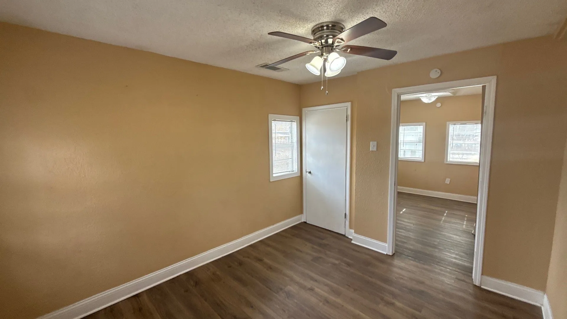 Single Family Residence For Sale in Collin County , 204 N Greenville Road, Josephine, Texas 75173, 3 Bedroom, 2 Bathroom, Garage spaces, 1,652 Sqft, built in 1955, Preowned, mls#21174930, Real Estate Agent in Josephine, Homes For Sale in Collin county, Homes For Sale in Josephine, Realtor in Josephine Texas, Real Estate Brokerage Independent Realty Texas, Luminita Cordes Realtor