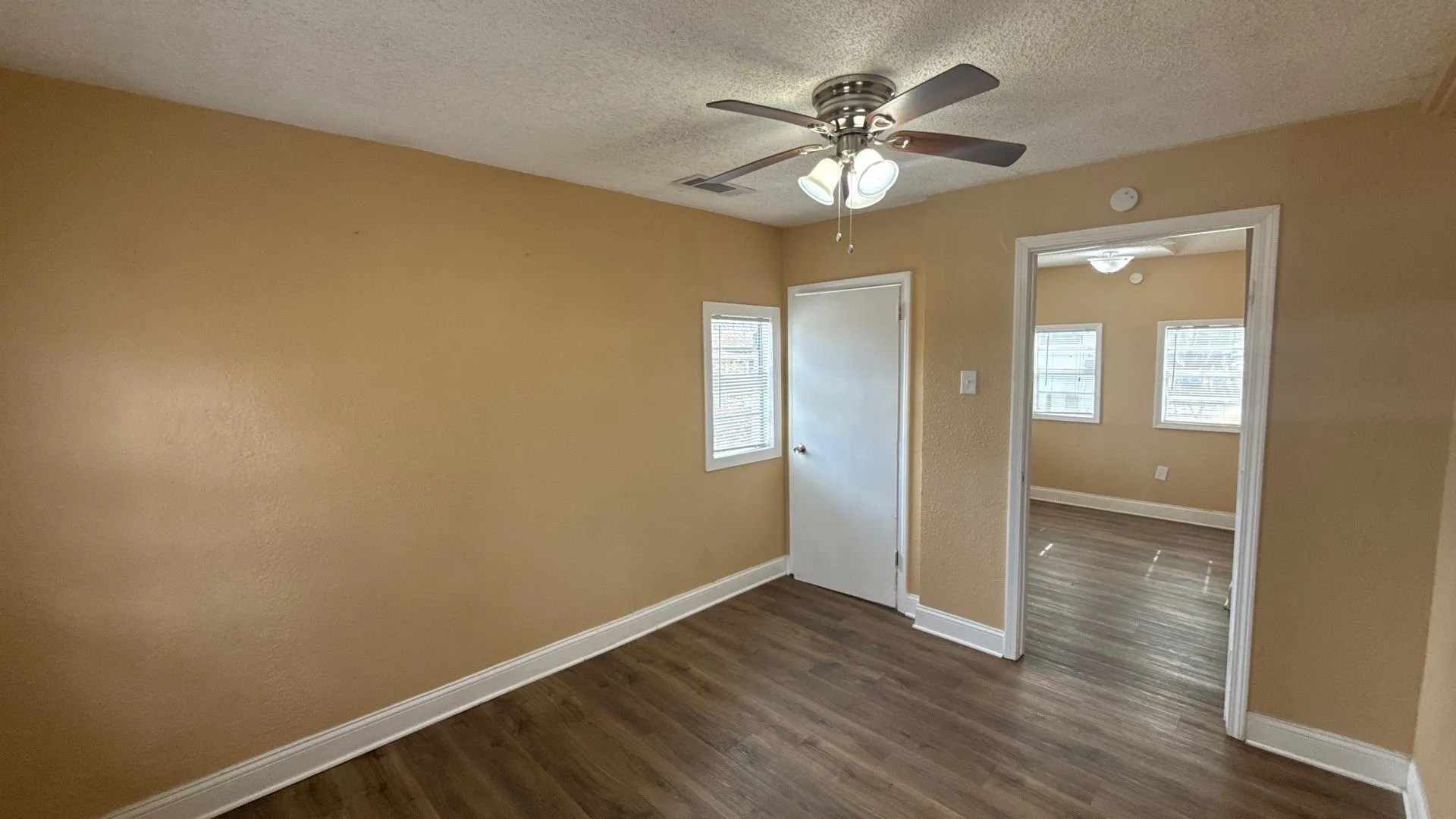 Single Family Residence For Sale in Collin County , 204 N Greenville Road, Josephine, Texas 75173, 3 Bedroom, 2 Bathroom, Garage spaces, 1,652 Sqft, built in 1955, Preowned, mls#21174930, Real Estate Agent in Josephine, Homes For Sale in Collin county, Homes For Sale in Josephine, Realtor in Josephine Texas, Real Estate Brokerage Independent Realty Texas, Luminita Cordes Realtor