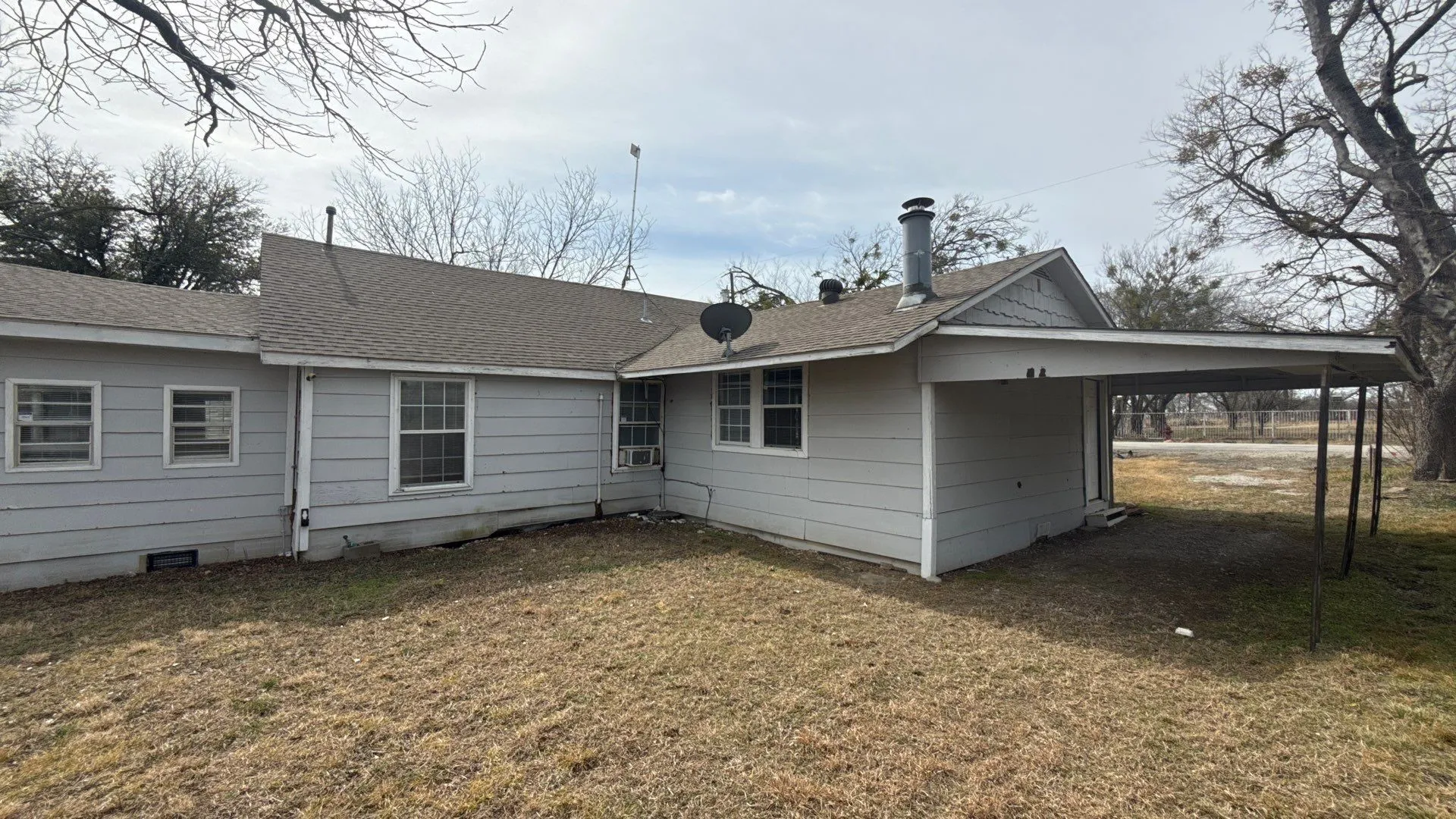 Single Family Residence For Sale in Collin County , 204 N Greenville Road, Josephine, Texas 75173, 3 Bedroom, 2 Bathroom, Garage spaces, 1,652 Sqft, built in 1955, Preowned, mls#21174930, Real Estate Agent in Josephine, Homes For Sale in Collin county, Homes For Sale in Josephine, Realtor in Josephine Texas, Real Estate Brokerage Independent Realty Texas, Luminita Cordes Realtor