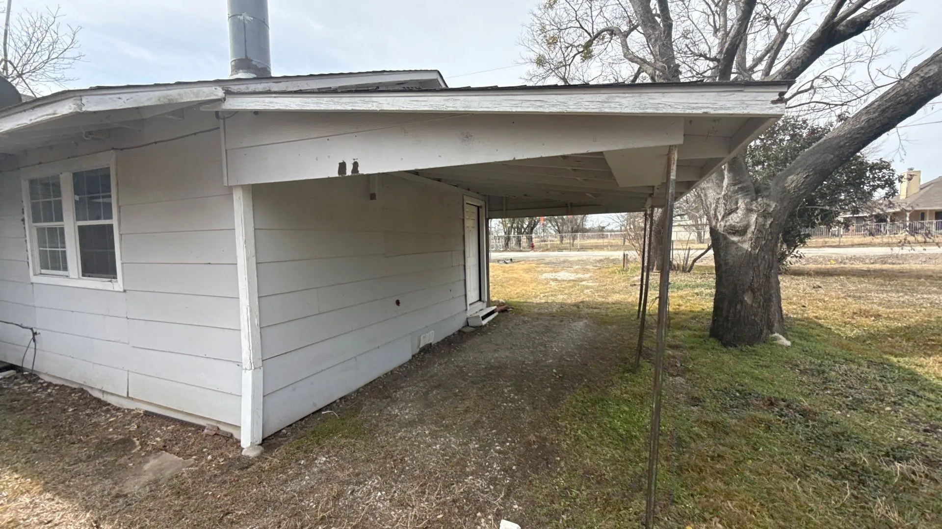 Single Family Residence For Sale in Collin County , 204 N Greenville Road, Josephine, Texas 75173, 3 Bedroom, 2 Bathroom, Garage spaces, 1,652 Sqft, built in 1955, Preowned, mls#21174930, Real Estate Agent in Josephine, Homes For Sale in Collin county, Homes For Sale in Josephine, Realtor in Josephine Texas, Real Estate Brokerage Independent Realty Texas, Luminita Cordes Realtor