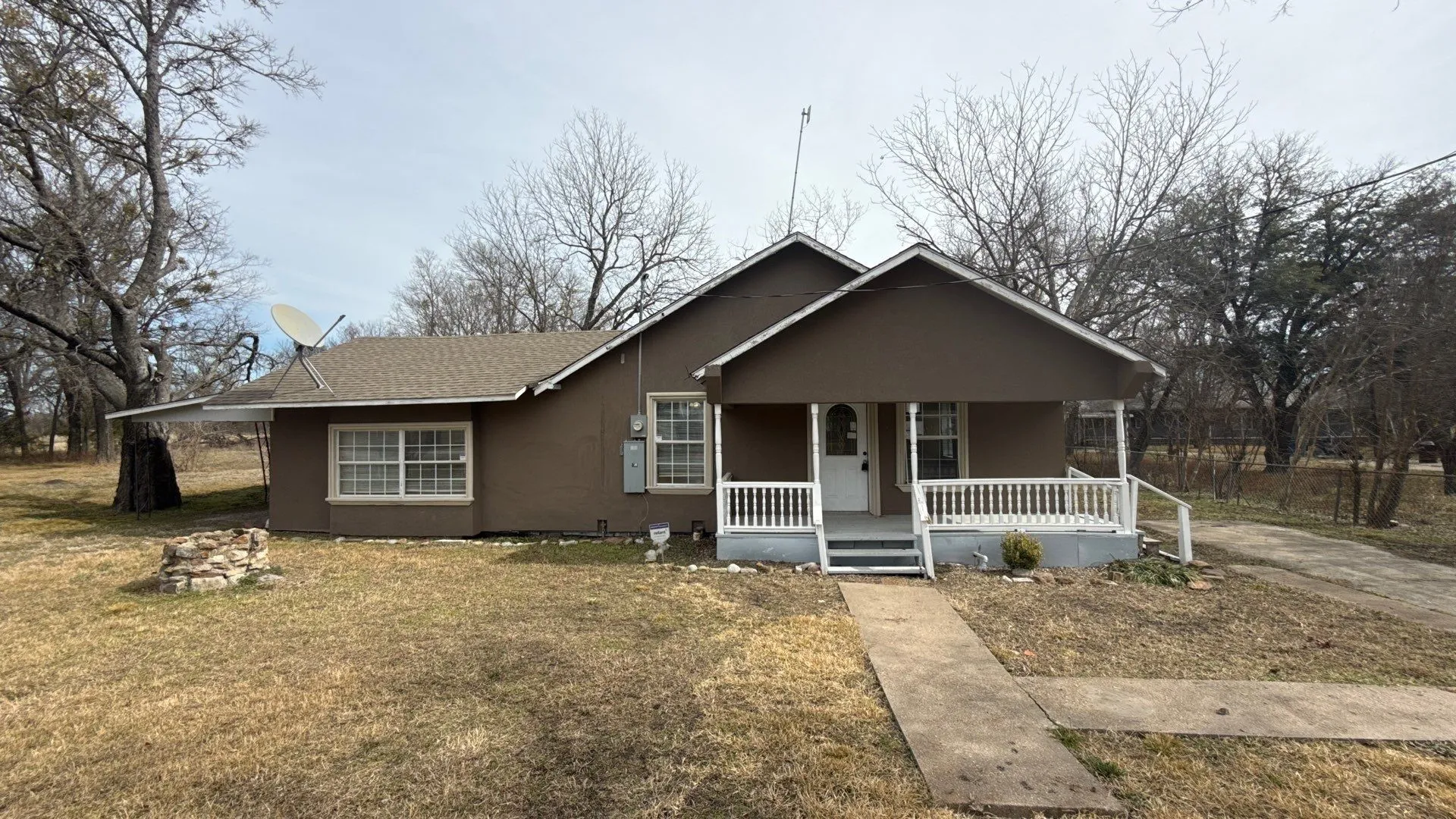 Single Family Residence For Sale in Collin County , 204 N Greenville Road, Josephine, Texas 75173, 3 Bedroom, 2 Bathroom, Garage spaces, 1,652 Sqft, built in 1955, Preowned, mls#21174930, Real Estate Agent in Josephine, Homes For Sale in Collin county, Homes For Sale in Josephine, Realtor in Josephine Texas, Real Estate Brokerage Independent Realty Texas, Luminita Cordes Realtor