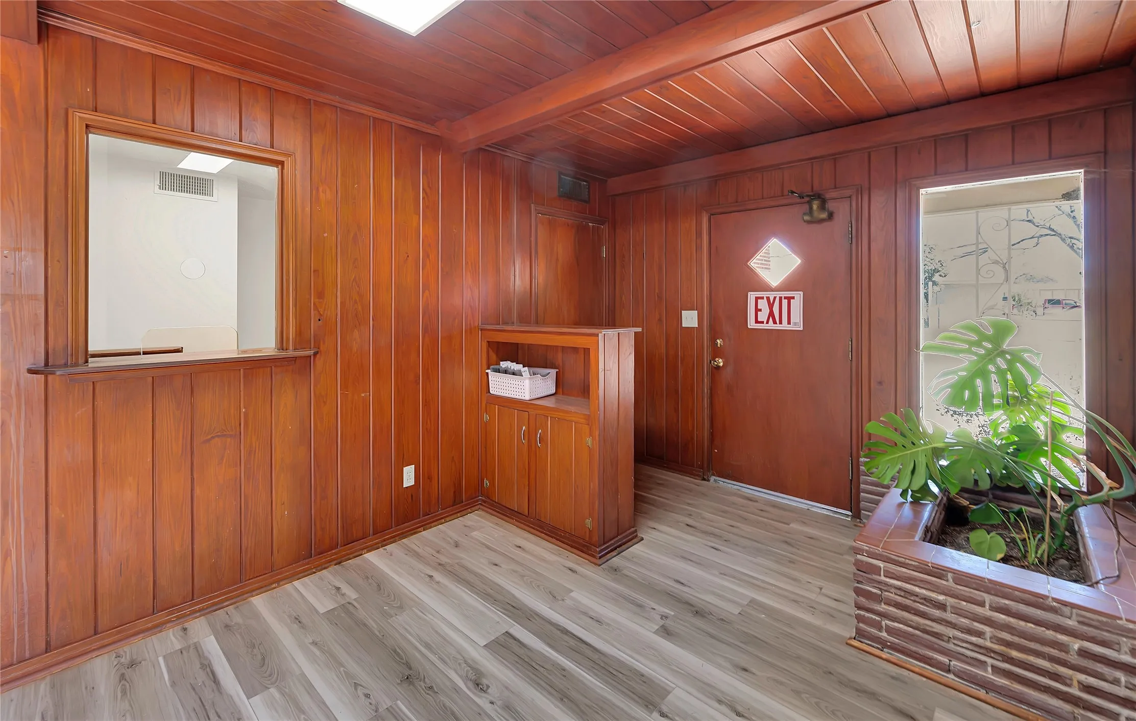 Office For Sale in Bosque County , 202 N Avenue G, Clifton, Texas 76634, 0, 0, Garage spaces, 0 Sqft, built in 1970, Preowned, mls#21176514, Real Estate Agent in Clifton, Homes For Sale in Bosque county, Homes For Sale in Clifton, Realtor in Clifton Texas, Real Estate Brokerage Independent Realty Texas, Luminita Cordes Realtor