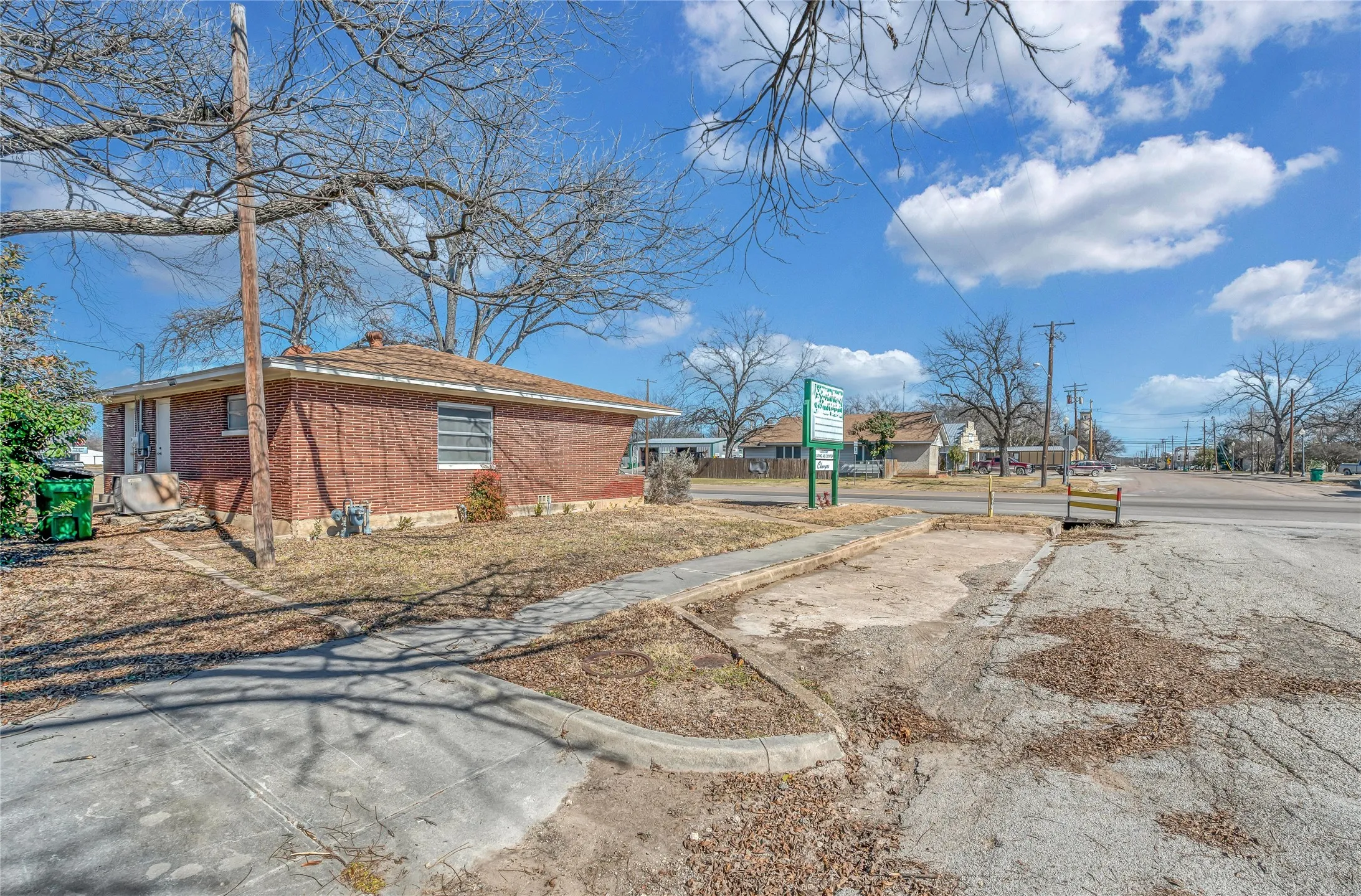 Office For Sale in Bosque County , 202 N Avenue G, Clifton, Texas 76634, 0, 0, Garage spaces, 0 Sqft, built in 1970, Preowned, mls#21176514, Real Estate Agent in Clifton, Homes For Sale in Bosque county, Homes For Sale in Clifton, Realtor in Clifton Texas, Real Estate Brokerage Independent Realty Texas, Luminita Cordes Realtor