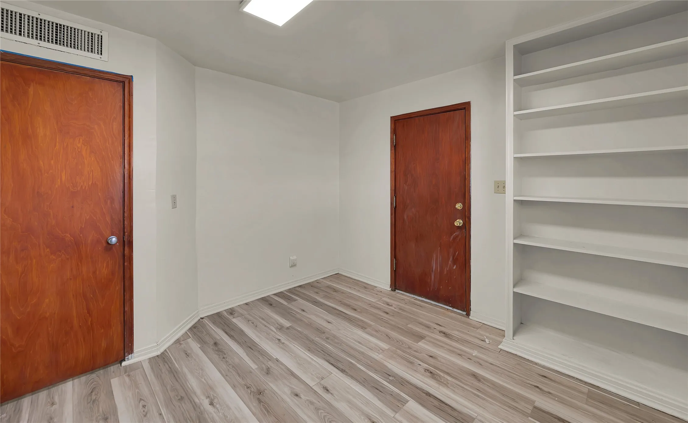 Office For Sale in Bosque County , 202 N Avenue G, Clifton, Texas 76634, 0, 0, Garage spaces, 0 Sqft, built in 1970, Preowned, mls#21176514, Real Estate Agent in Clifton, Homes For Sale in Bosque county, Homes For Sale in Clifton, Realtor in Clifton Texas, Real Estate Brokerage Independent Realty Texas, Luminita Cordes Realtor