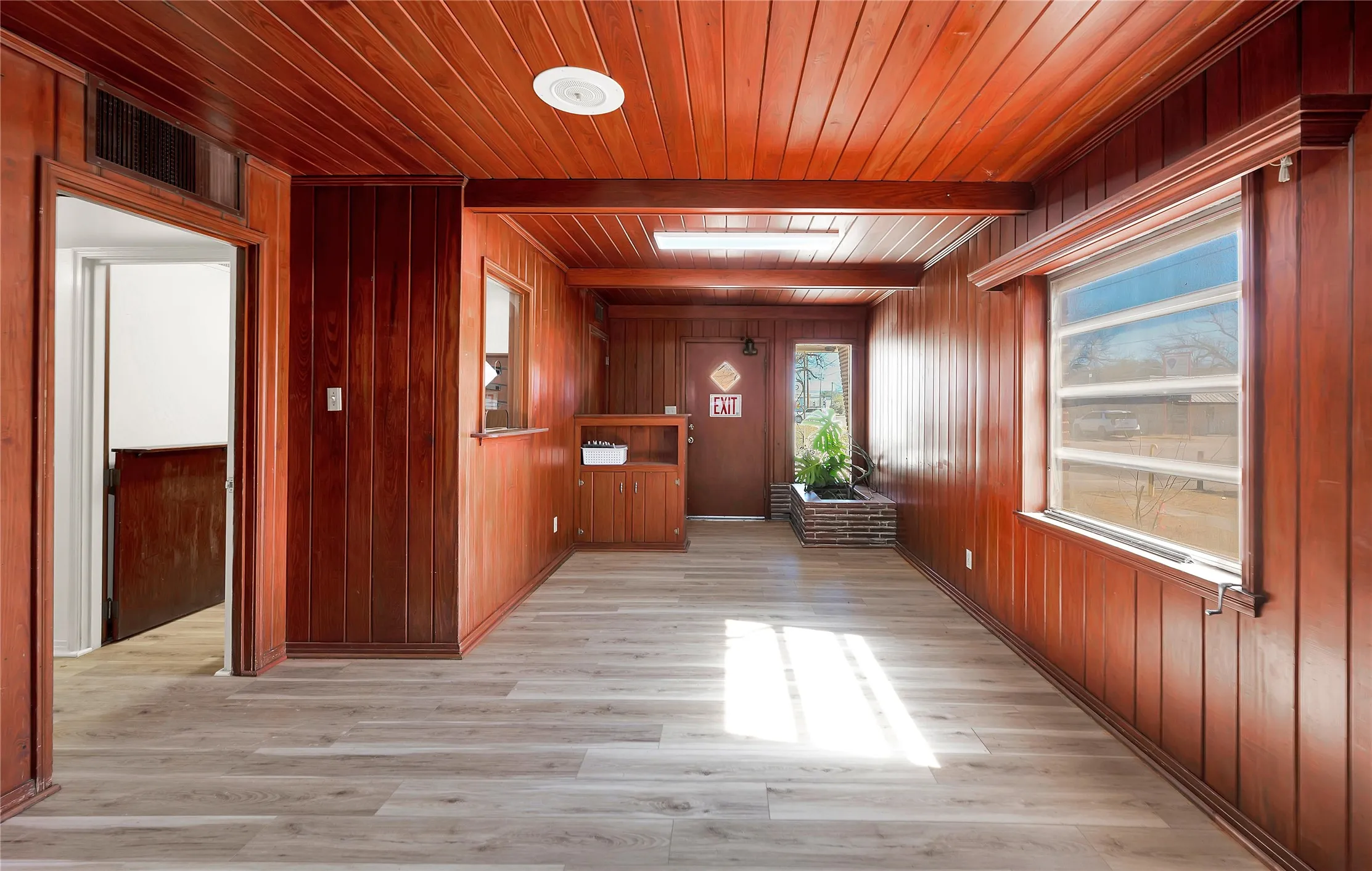 Office For Sale in Bosque County , 202 N Avenue G, Clifton, Texas 76634, 0, 0, Garage spaces, 0 Sqft, built in 1970, Preowned, mls#21176514, Real Estate Agent in Clifton, Homes For Sale in Bosque county, Homes For Sale in Clifton, Realtor in Clifton Texas, Real Estate Brokerage Independent Realty Texas, Luminita Cordes Realtor