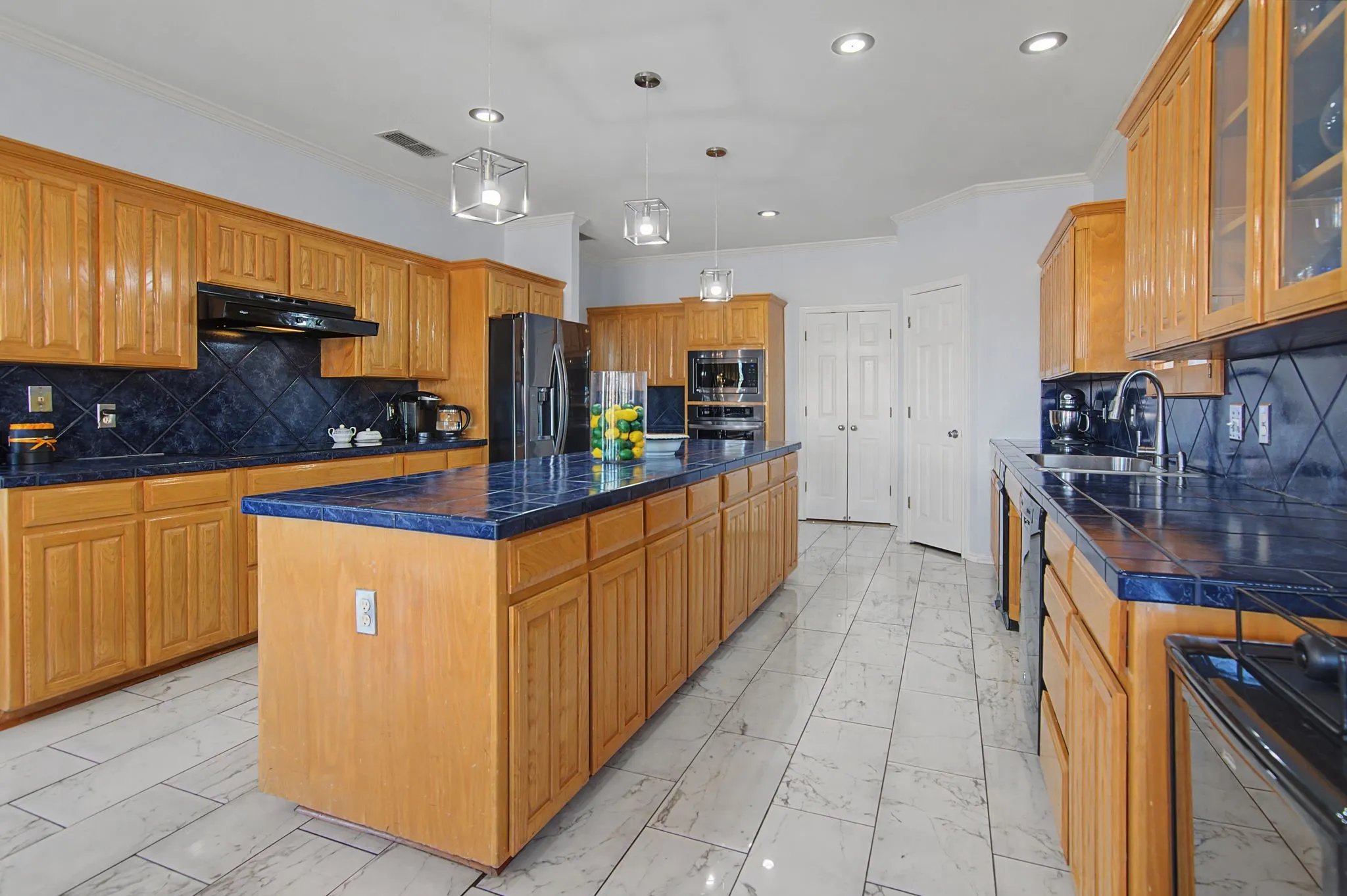 Single Family Residence For Sale in Tarrant County , 6400 Briercliff Court, Fort Worth, Texas 76132, 4 Bedroom, 3 Bathroom, 2 Garage spaces, 4,280 Sqft, built in 2000, Preowned, mls#21174396, Real Estate Agent in Fort Worth, Homes For Sale in Tarrant county, Homes For Sale in Fort Worth, Realtor in Fort Worth Texas, Real Estate Brokerage Independent Realty Texas, Luminita Cordes Realtor