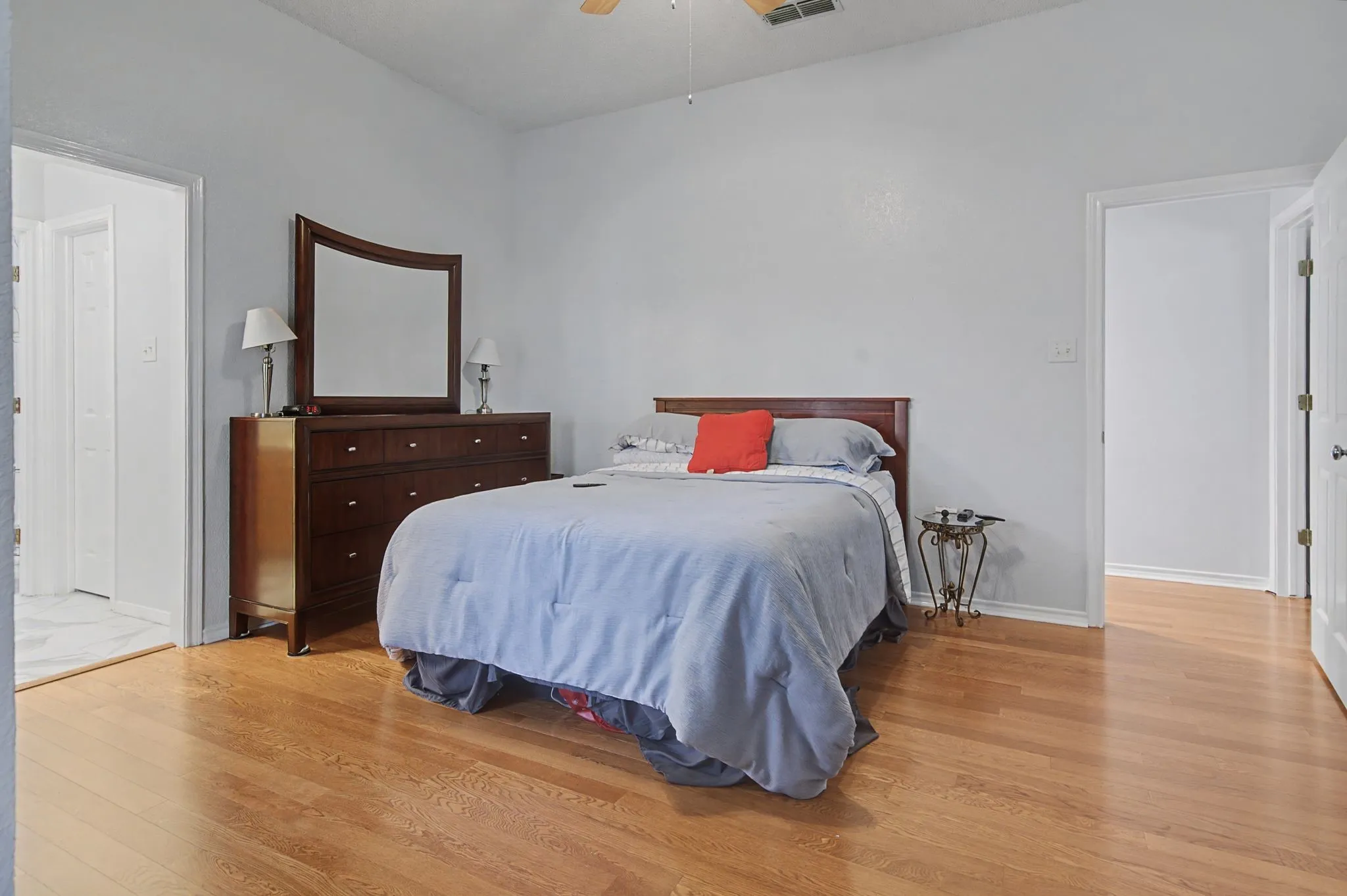 Single Family Residence For Sale in Tarrant County , 6400 Briercliff Court, Fort Worth, Texas 76132, 4 Bedroom, 3 Bathroom, 2 Garage spaces, 4,280 Sqft, built in 2000, Preowned, mls#21174396, Real Estate Agent in Fort Worth, Homes For Sale in Tarrant county, Homes For Sale in Fort Worth, Realtor in Fort Worth Texas, Real Estate Brokerage Independent Realty Texas, Luminita Cordes Realtor
